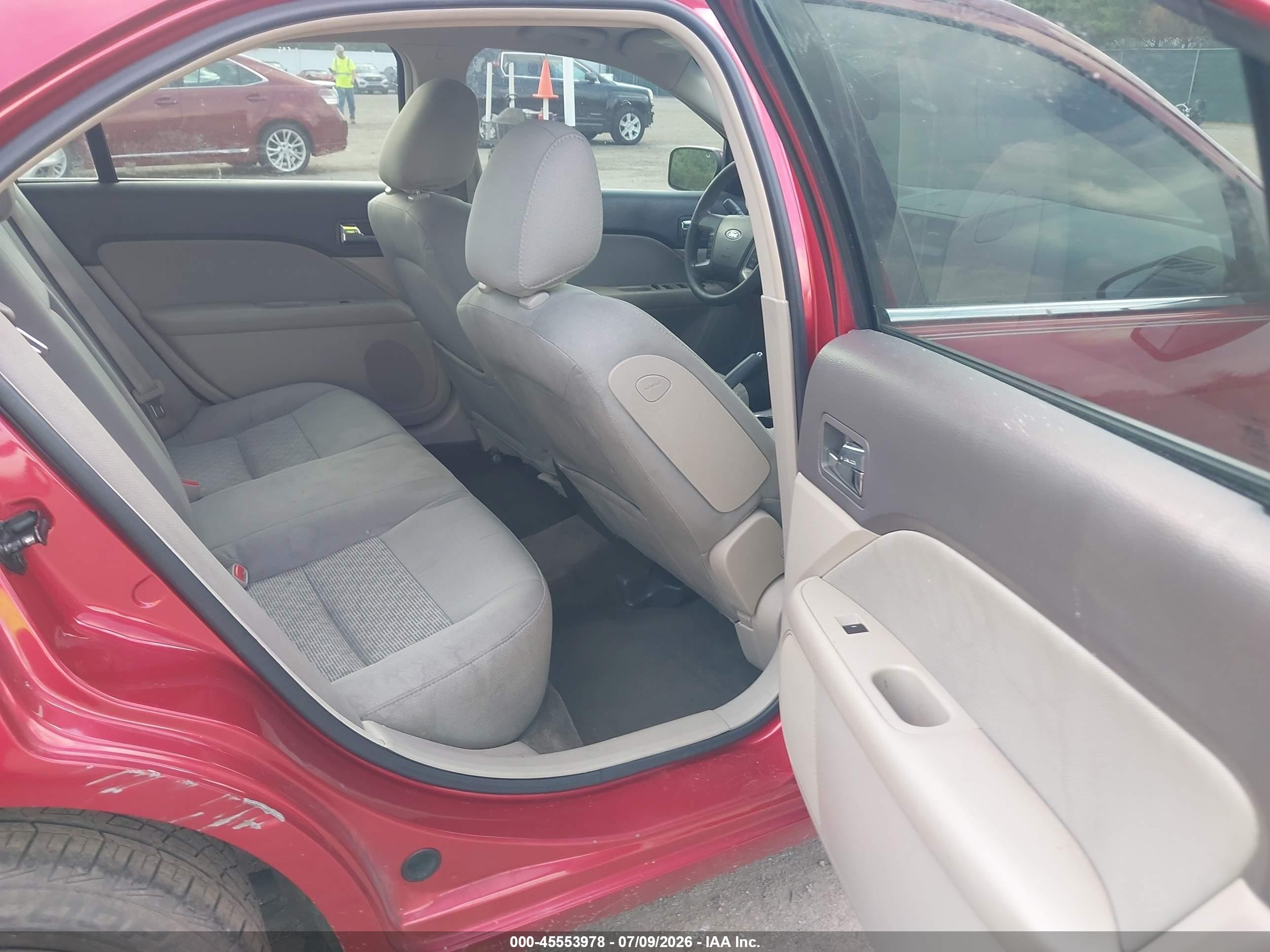 2010 Ford Fusion Se Red vin: 3FAHP0HA1AR408638