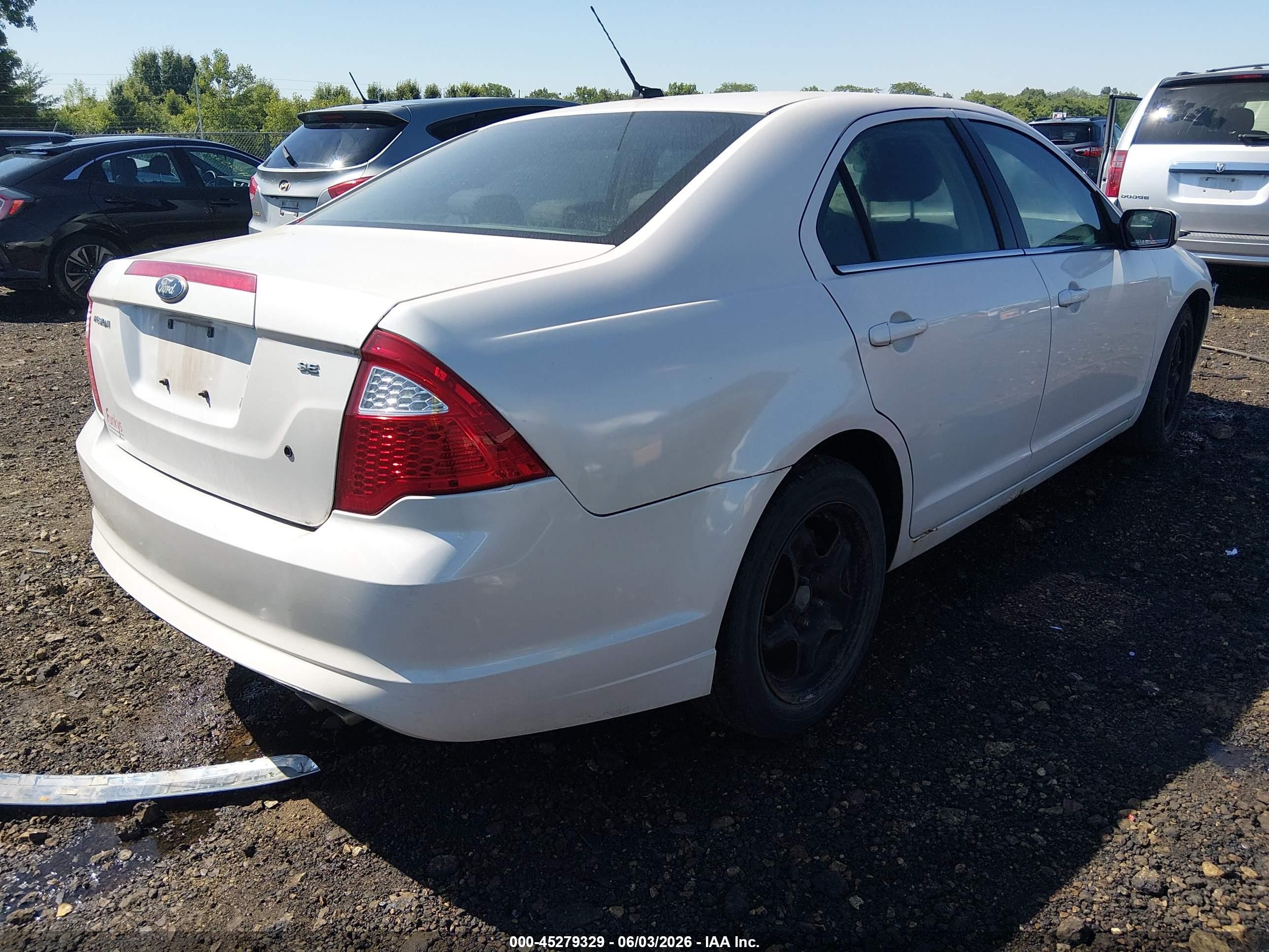 2010 Ford Fusion Se White vin: 3FAHP0HA1AR431143