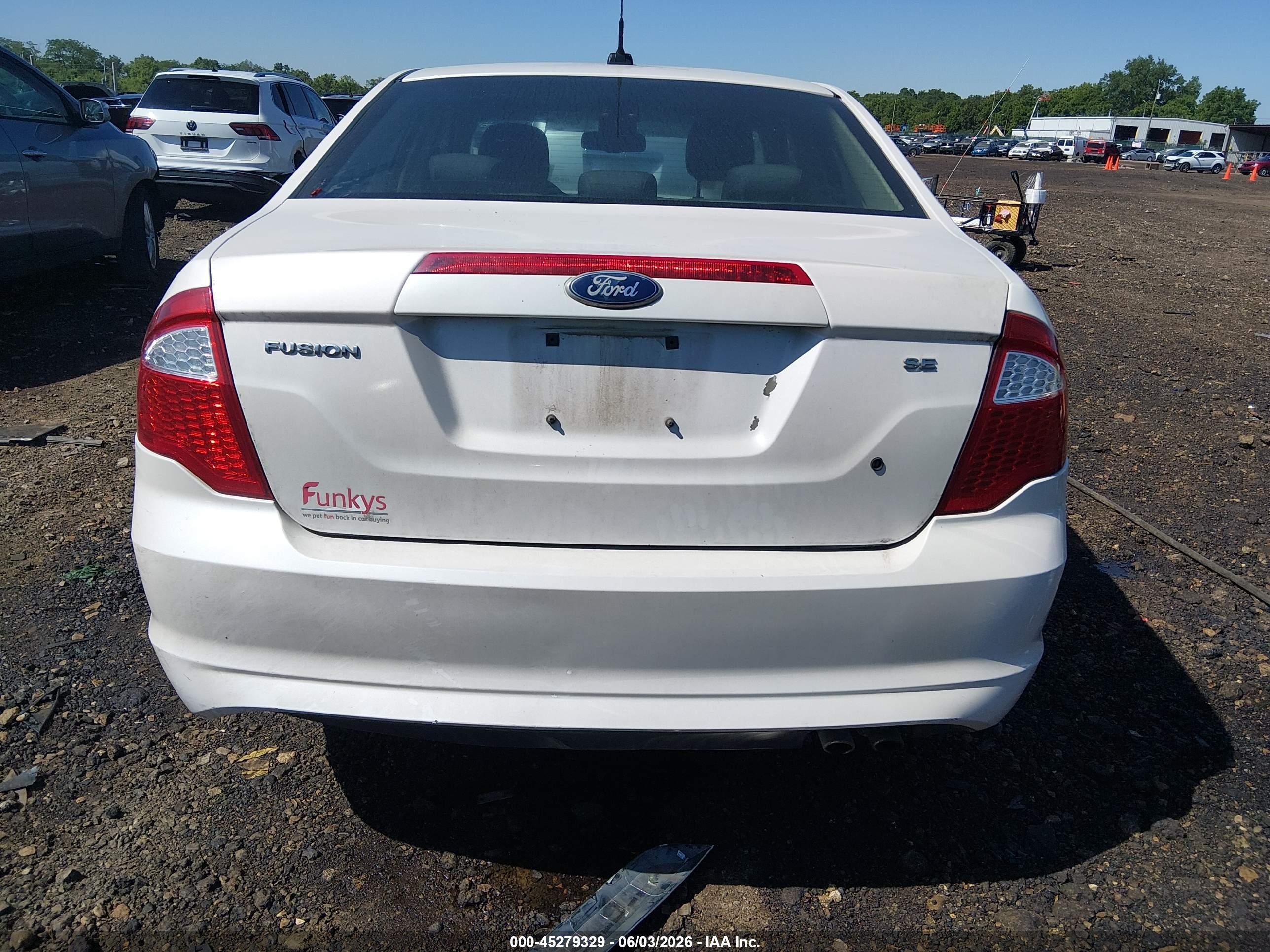 2010 Ford Fusion Se White vin: 3FAHP0HA1AR431143