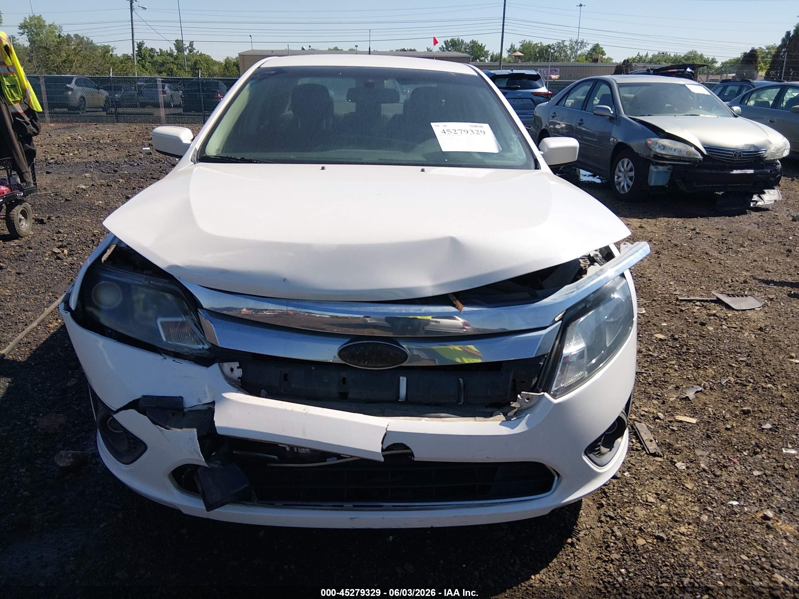 2010 Ford Fusion Se White vin: 3FAHP0HA1AR431143