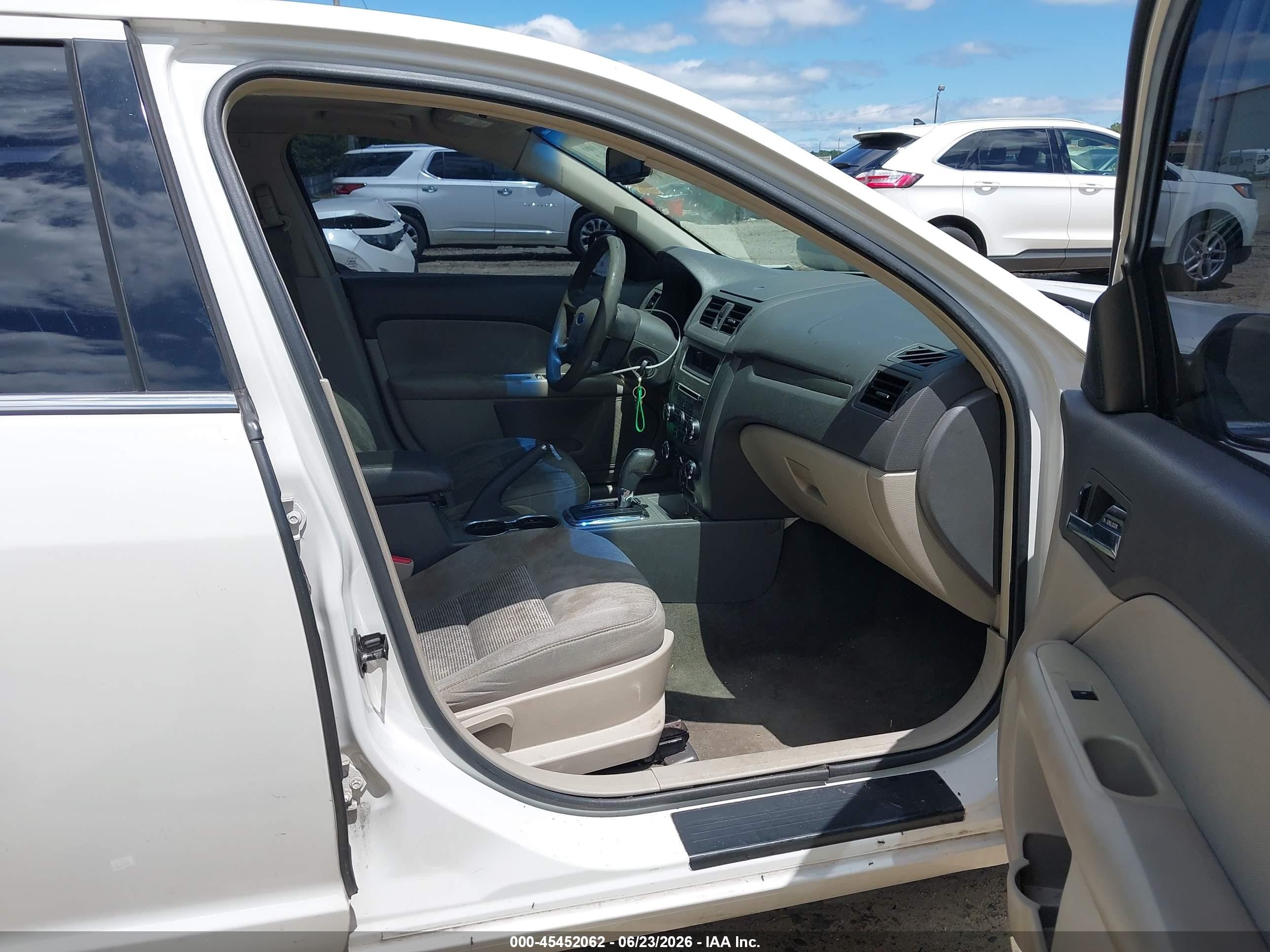 2011 Ford Fusion Se White vin: 3FAHP0HA1BR134830