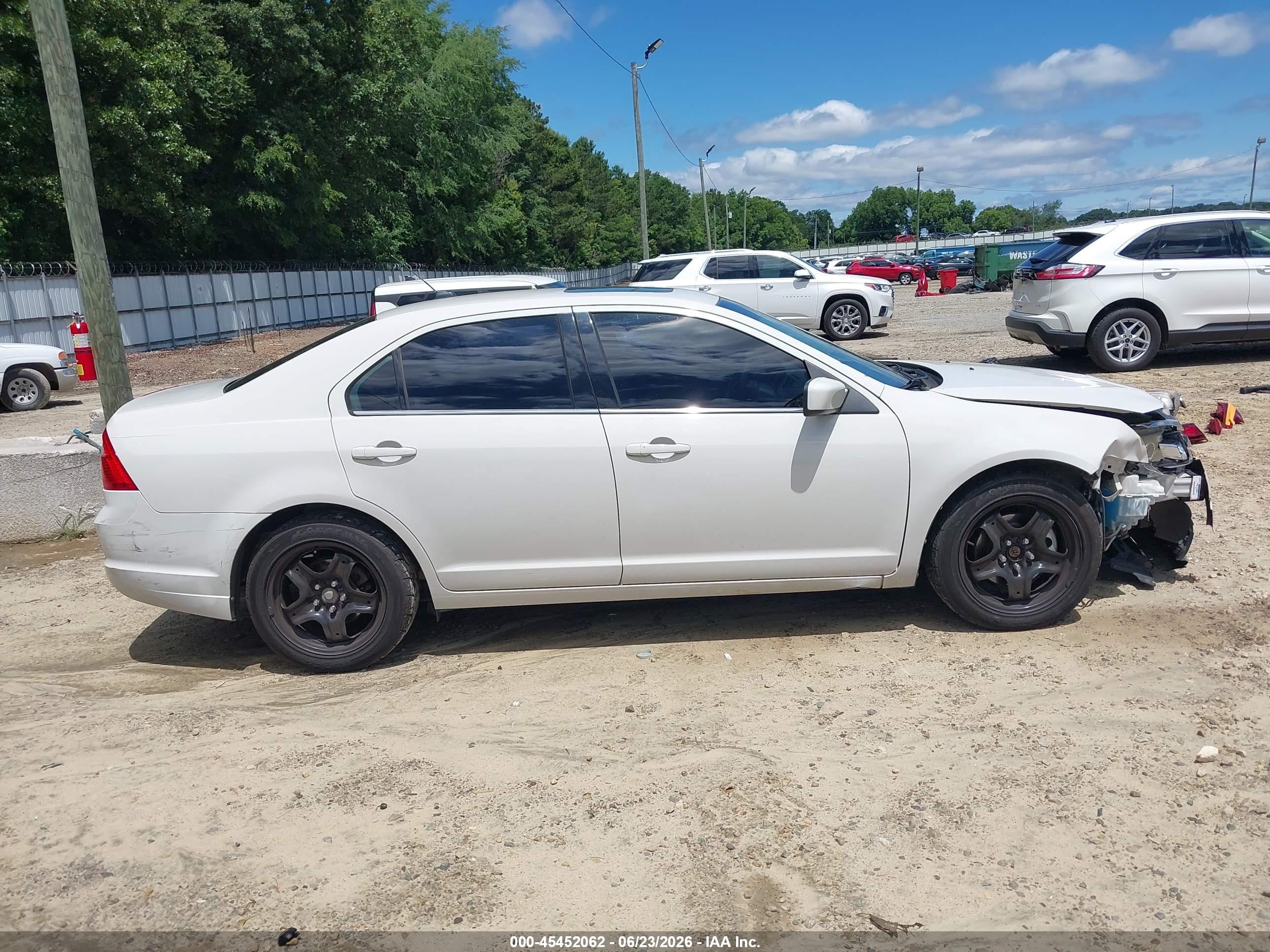 2011 Ford Fusion Se White vin: 3FAHP0HA1BR134830
