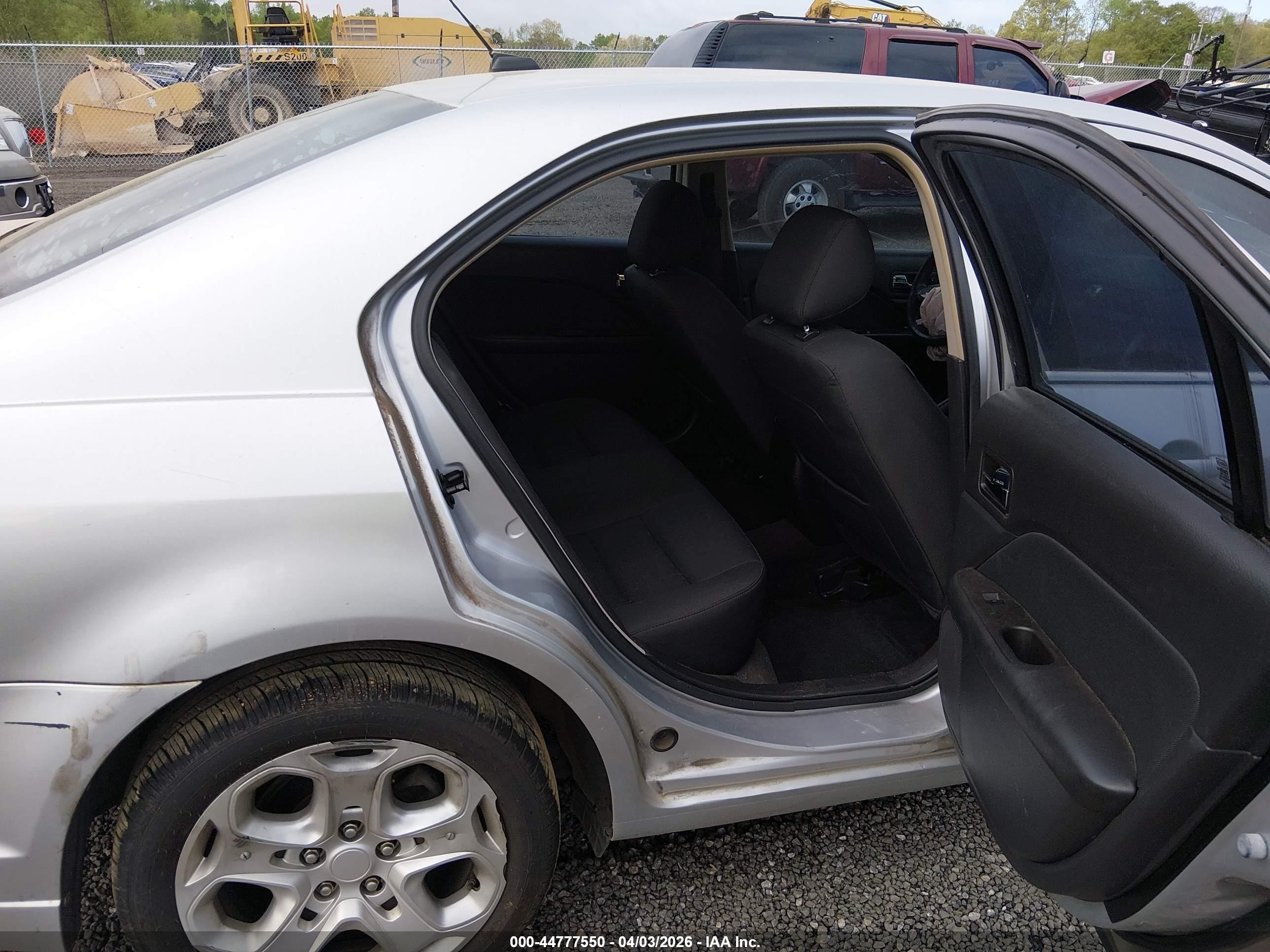 2011 Ford Fusion Se Silver vin: 3FAHP0HA1BR295680