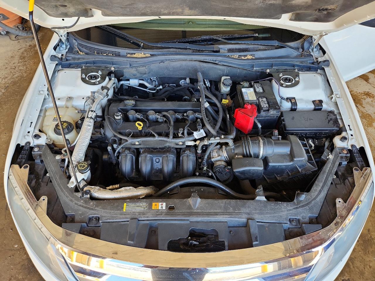 2012 Ford Fusion Se White vin: 3FAHP0HA1CR365129