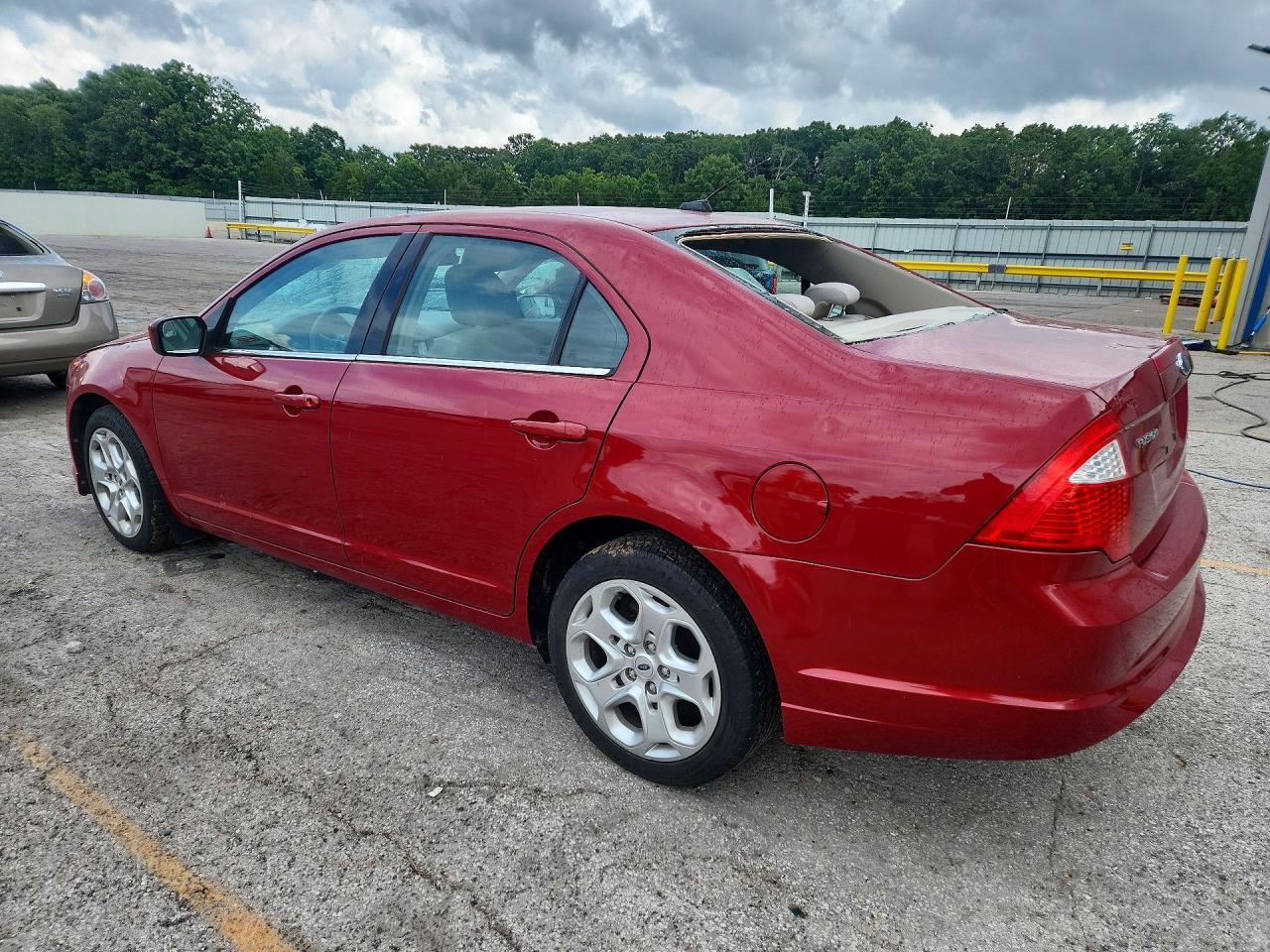 2010 Ford Fusion Red vin: 3FAHP0HA2AR142255