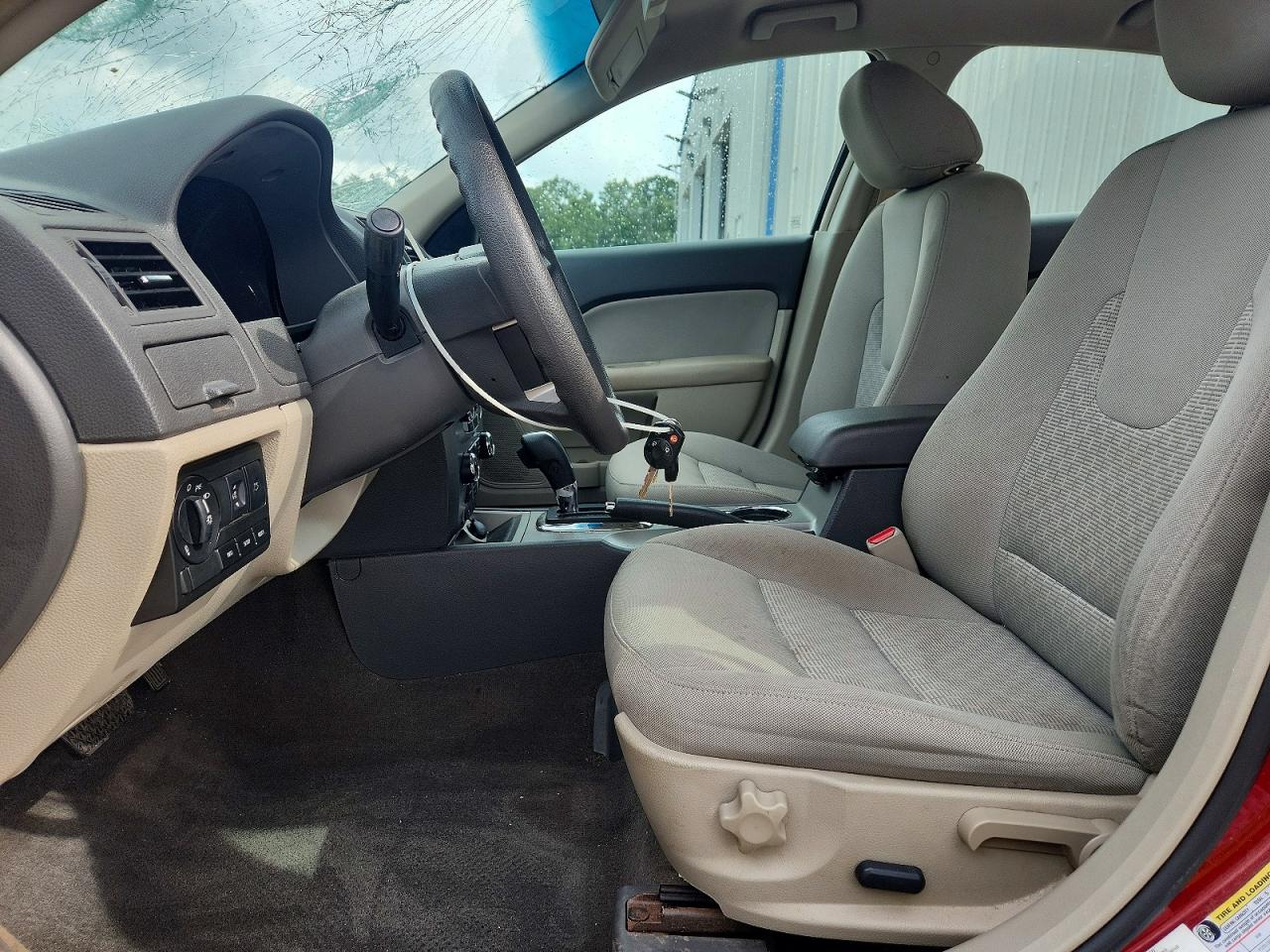 2010 Ford Fusion Red vin: 3FAHP0HA2AR142255