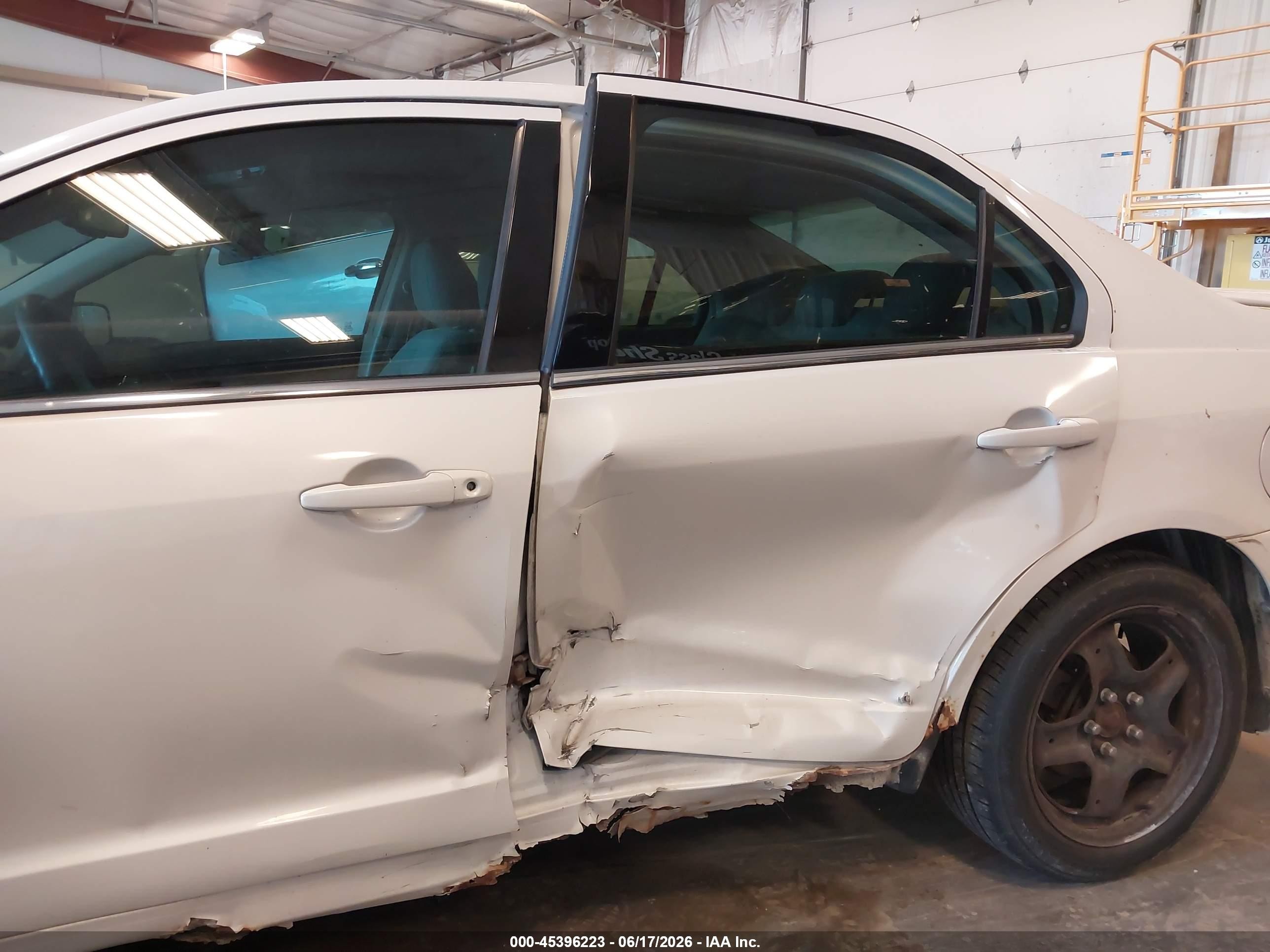 2010 Ford Fusion Se Белый vin: 3FAHP0HA2AR257115