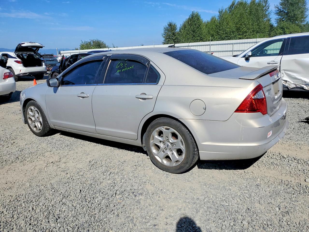 2010 Ford Fusion Se Beige vin: 3FAHP0HA2AR372801