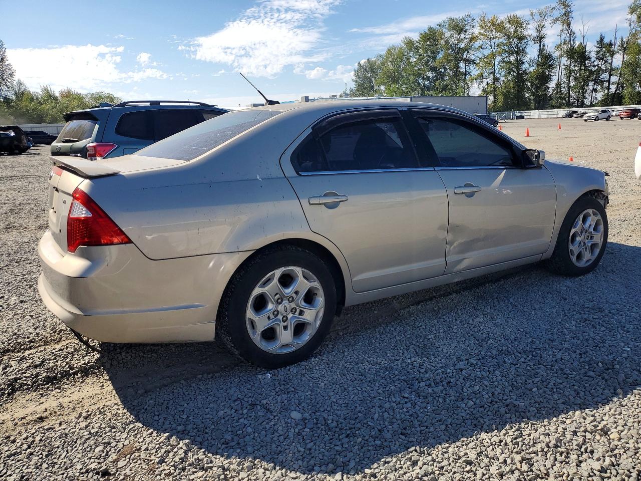 2010 Ford Fusion Se Beige vin: 3FAHP0HA2AR372801