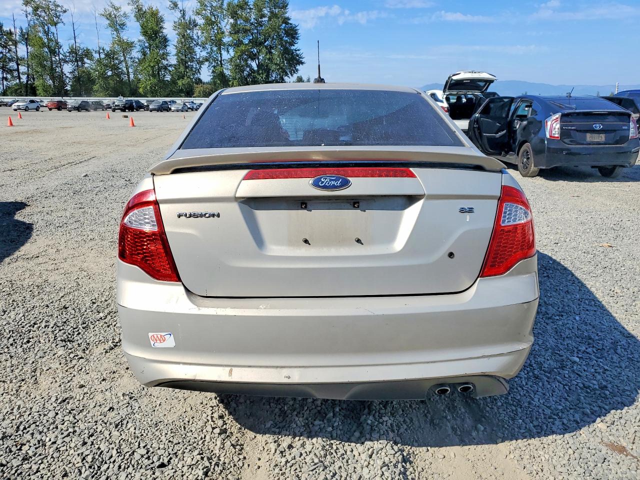 2010 Ford Fusion Se Beige vin: 3FAHP0HA2AR372801