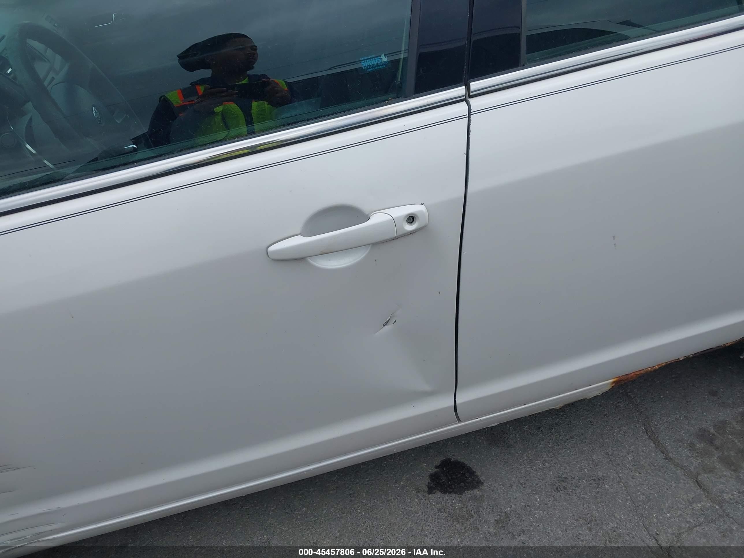 2010 Ford Fusion Se White vin: 3FAHP0HA2AR428252