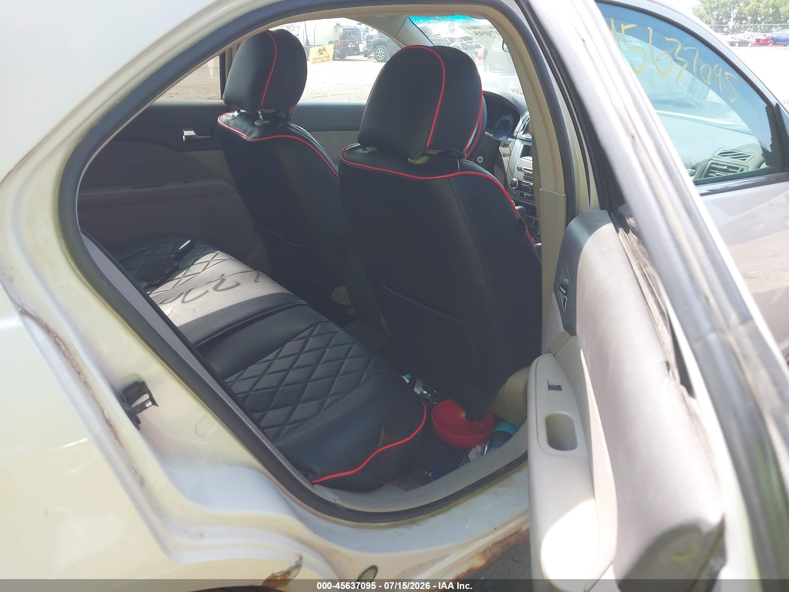 2011 Ford Fusion Se White vin: 3FAHP0HA2BR100413