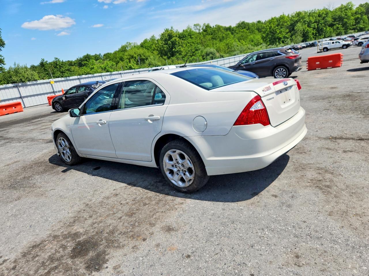 2011 Ford Fusion Se Белый vin: 3FAHP0HA2BR118801