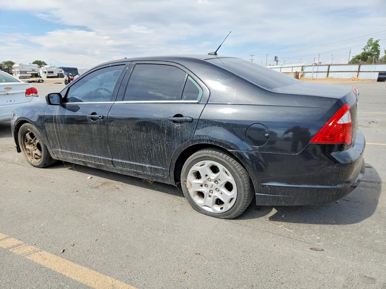 2011 Ford Fusion Se Black vin: 3FAHP0HA2BR150132