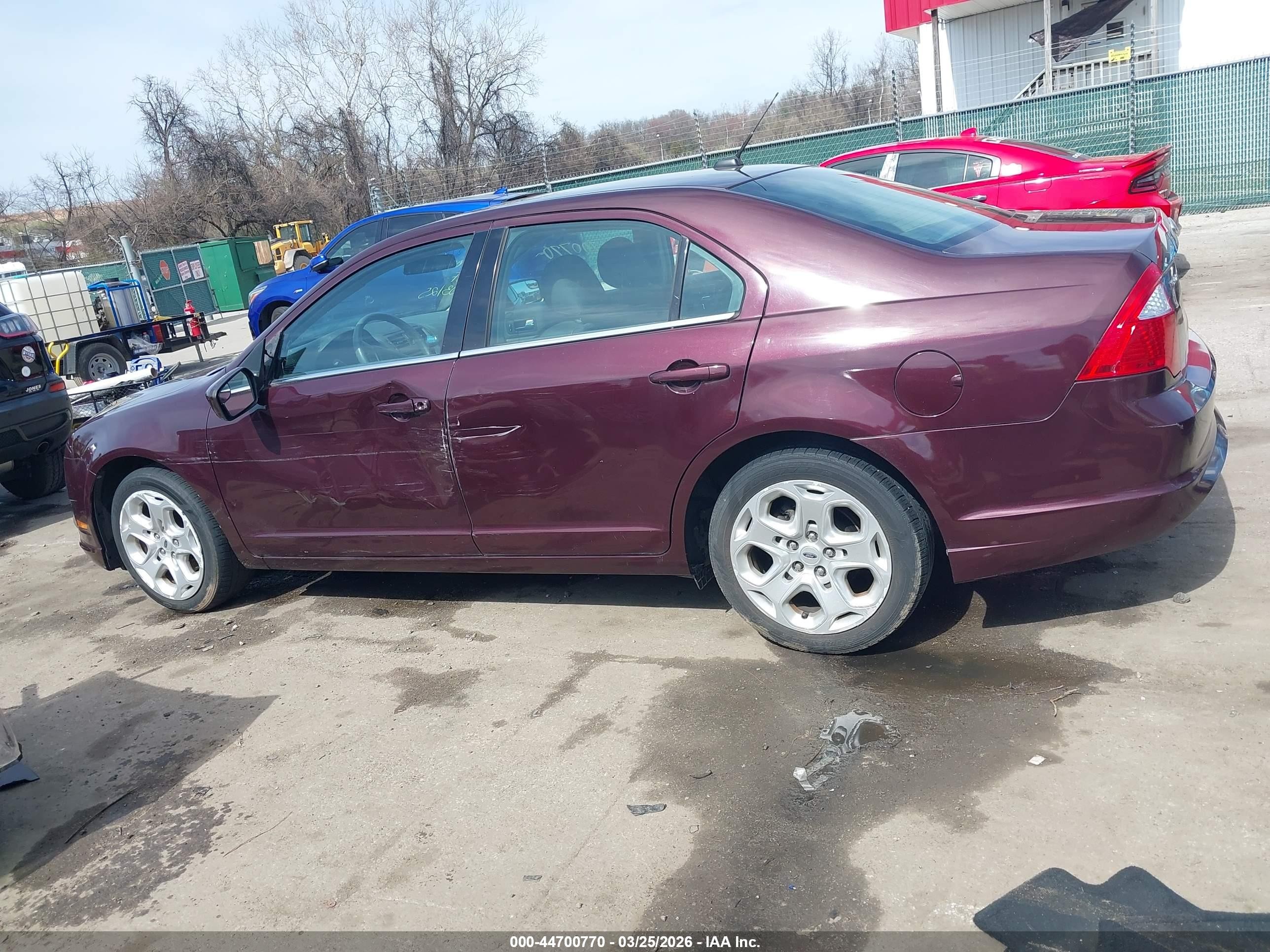 2011 Ford Fusion Se Maroon vin: 3FAHP0HA2BR219188