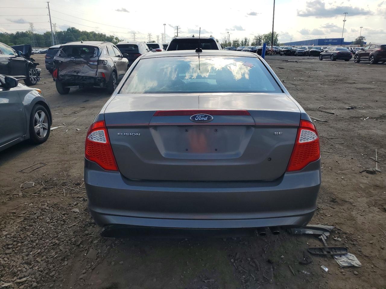 2011 Ford Fusion Se Gray vin: 3FAHP0HA2BR260405