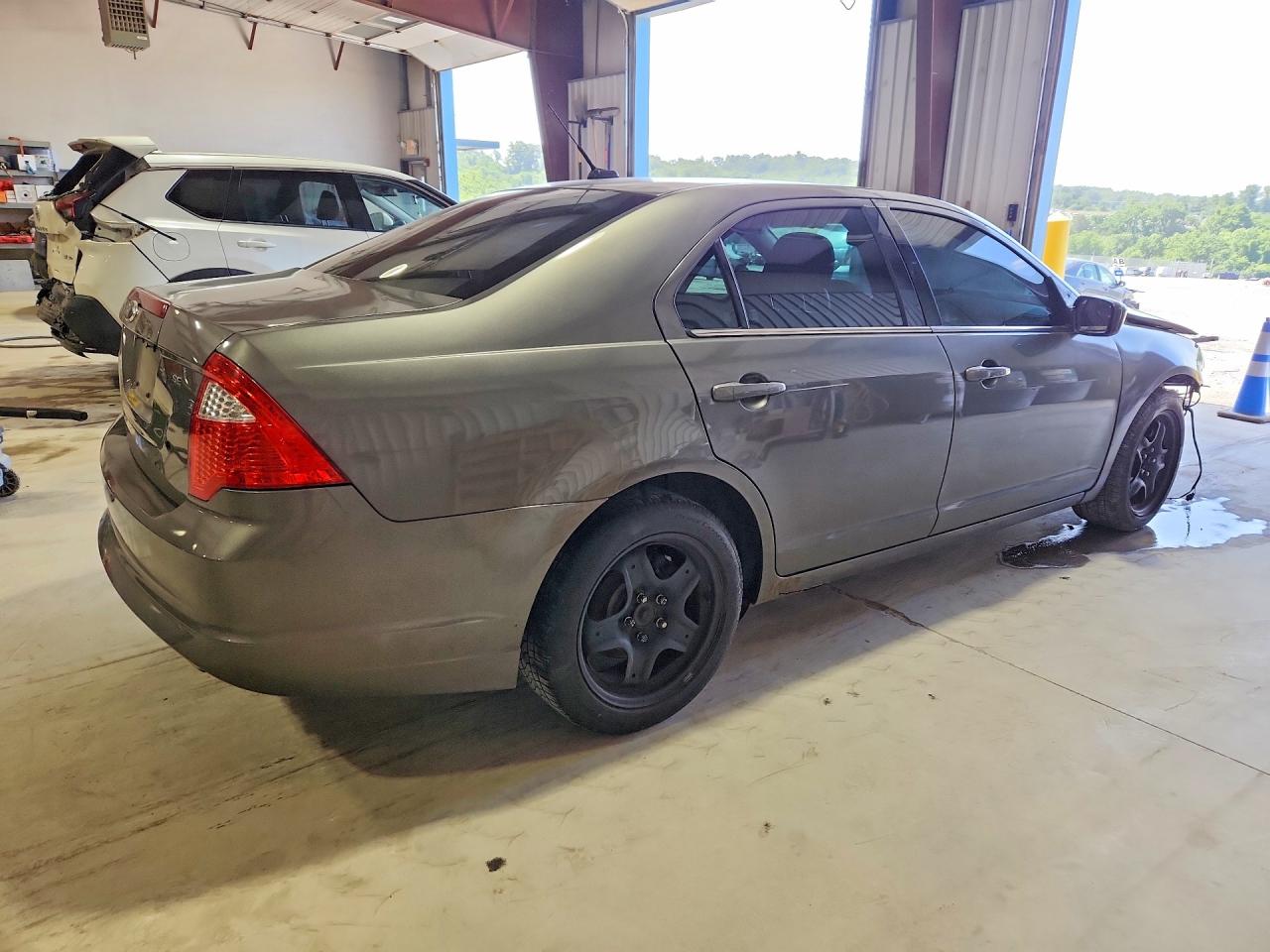 2011 Ford Fusion Se Gray vin: 3FAHP0HA2BR320568