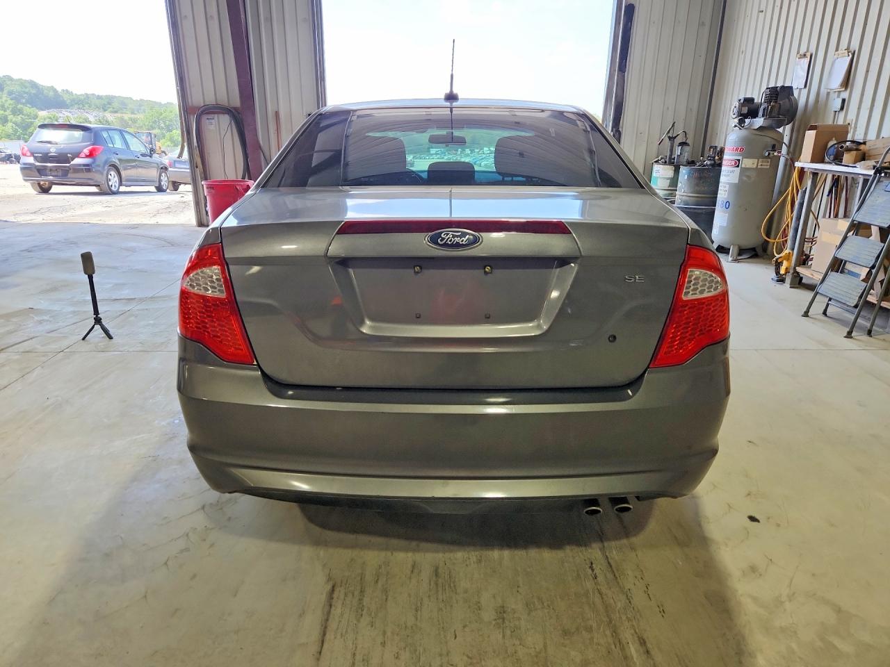 2011 Ford Fusion Se Gray vin: 3FAHP0HA2BR320568