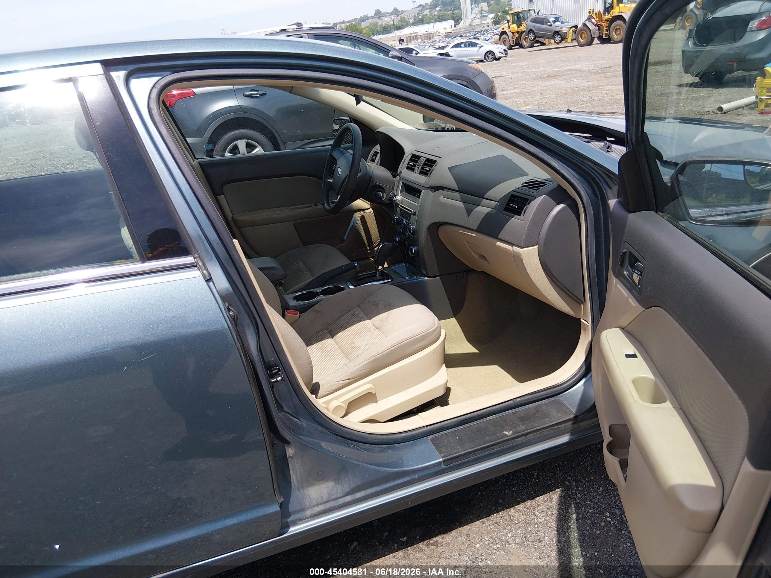 2012 Ford Fusion Se Light Blue vin: 3FAHP0HA2CR221640