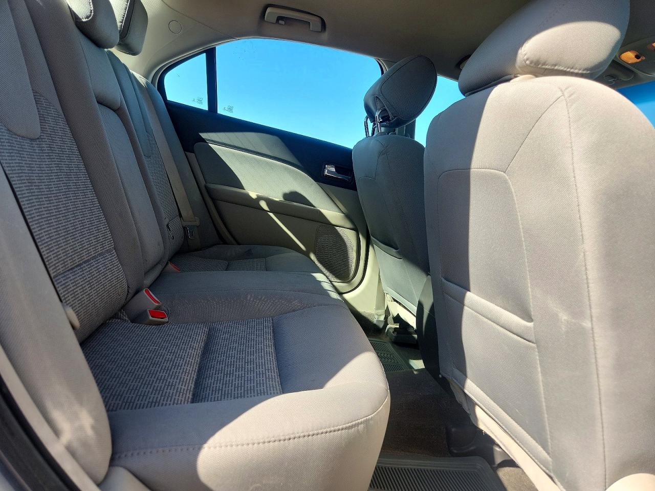2012 Ford Fusion Se Silver vin: 3FAHP0HA2CR414340