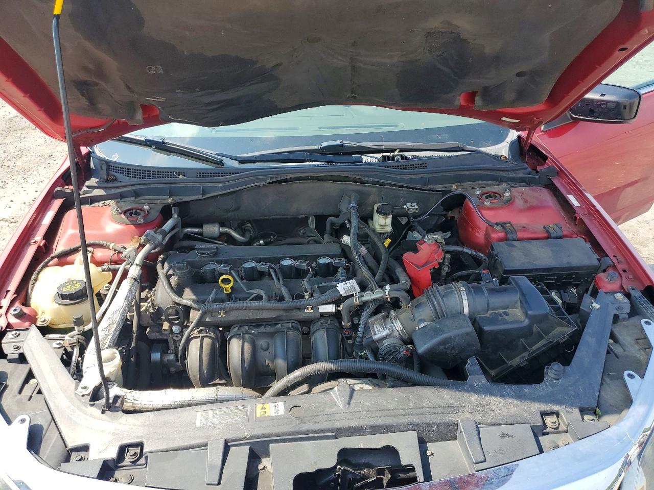 2010 Ford Fusion Se Red vin: 3FAHP0HA3AR392880