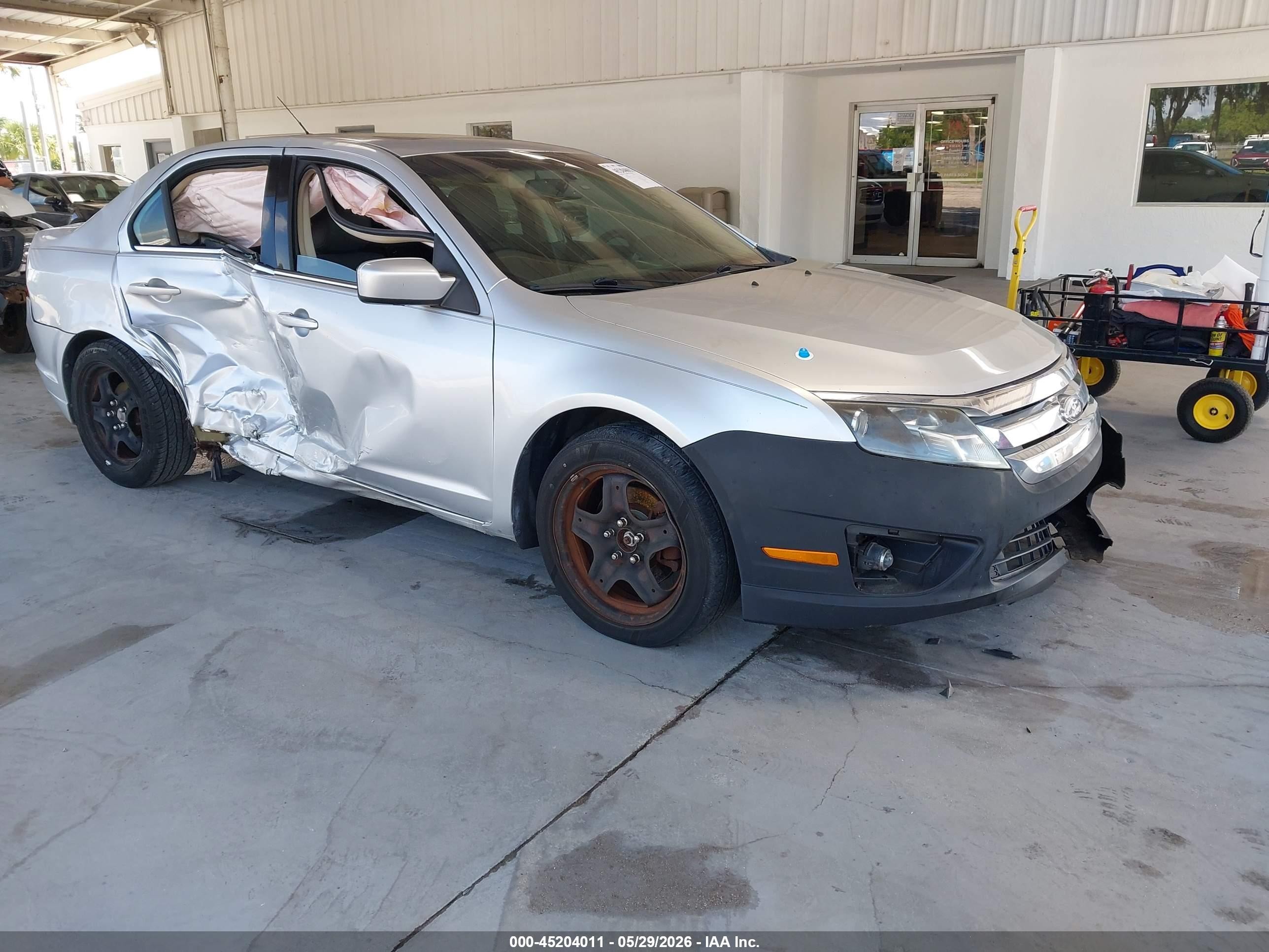 2011 Ford Fusion Se Silver vin: 3FAHP0HA3BR102204