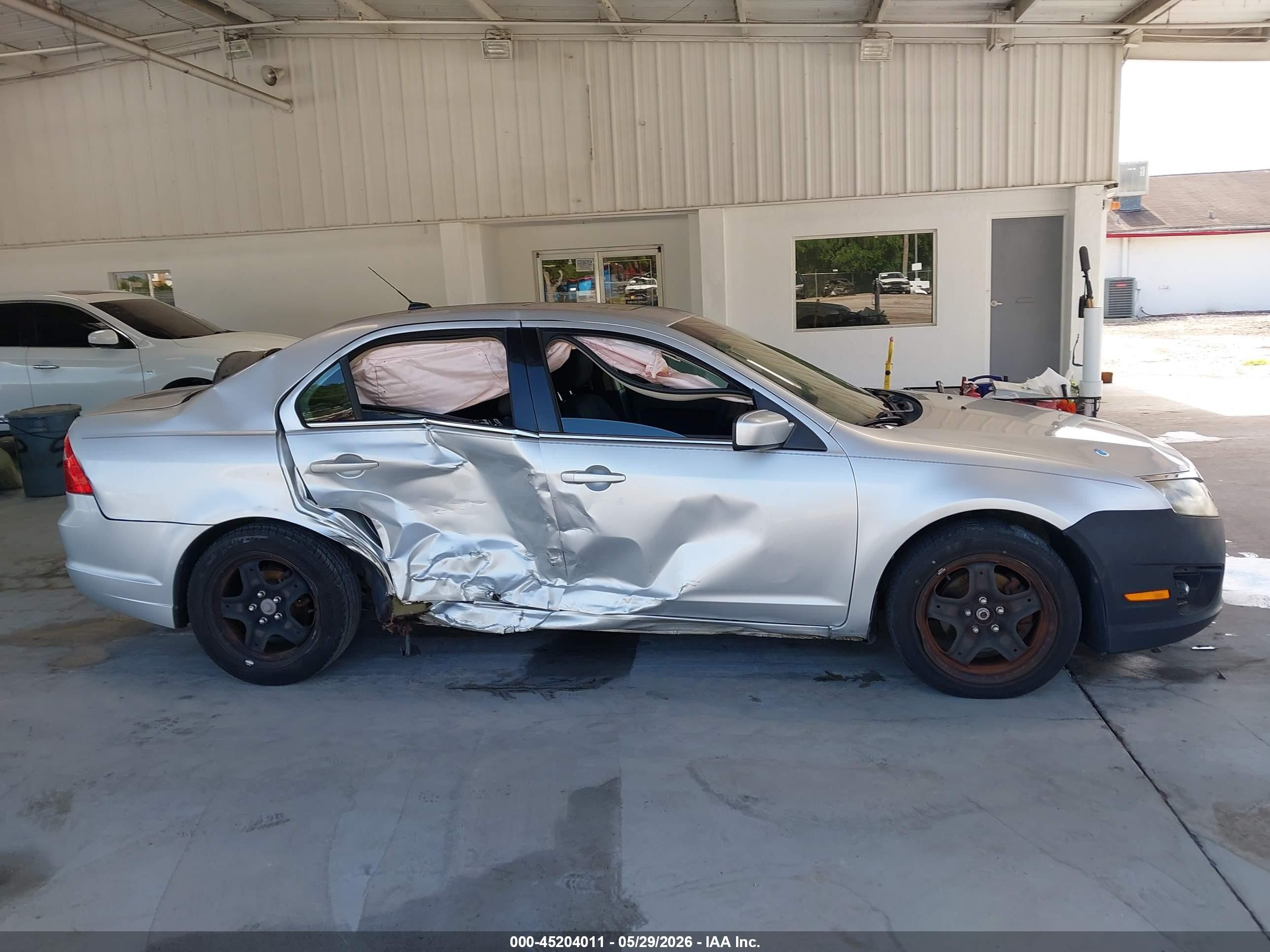 2011 Ford Fusion Se Silver vin: 3FAHP0HA3BR102204