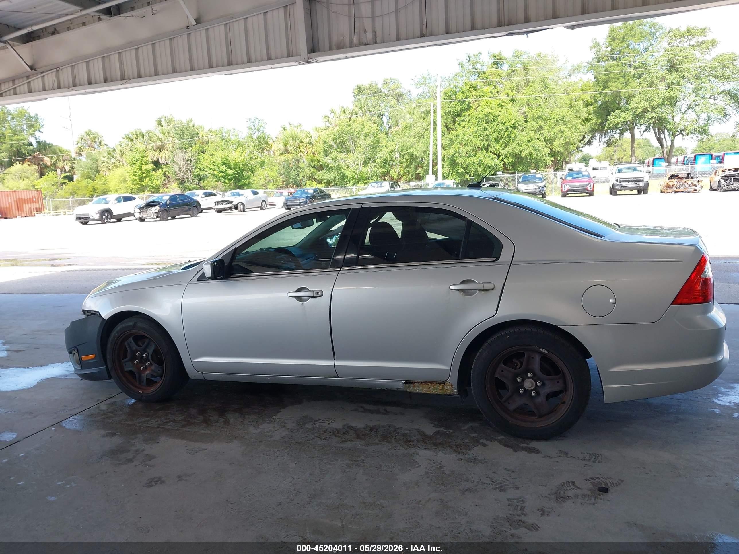2011 Ford Fusion Se Silver vin: 3FAHP0HA3BR102204