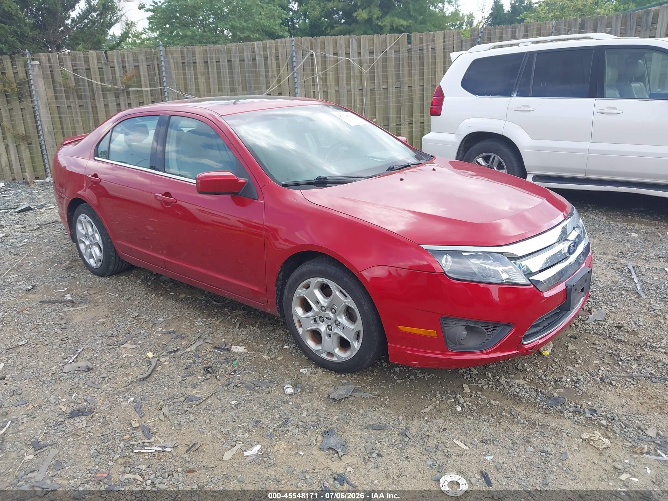 2011 Ford Fusion Se Red vin: 3FAHP0HA3BR102445