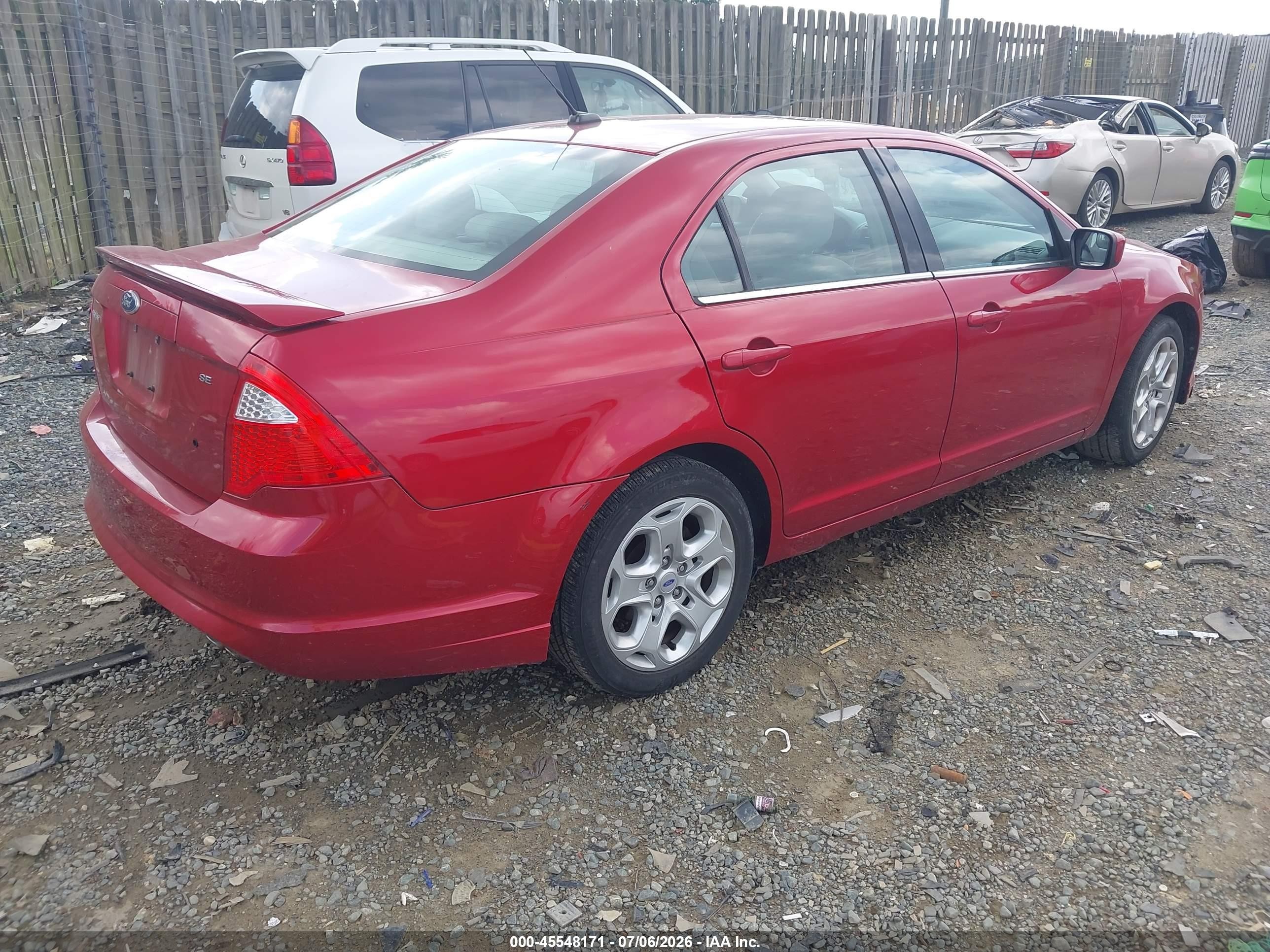 2011 Ford Fusion Se Red vin: 3FAHP0HA3BR102445