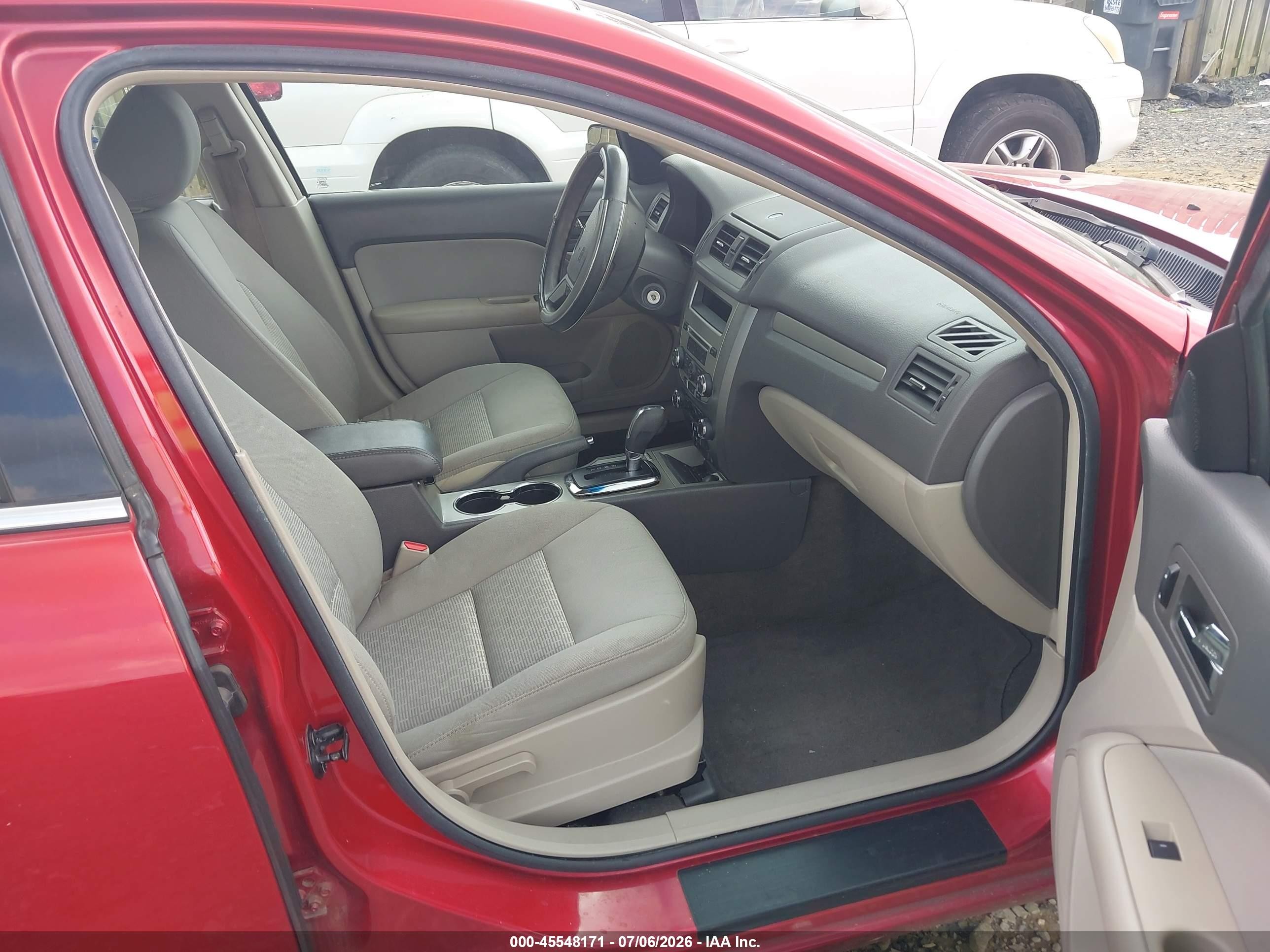 2011 Ford Fusion Se Red vin: 3FAHP0HA3BR102445
