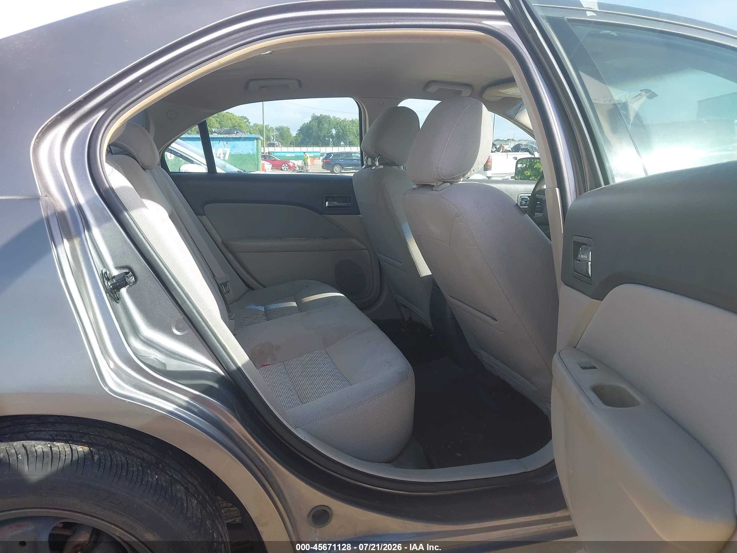 2011 Ford Fusion Se Серый vin: 3FAHP0HA3BR103708
