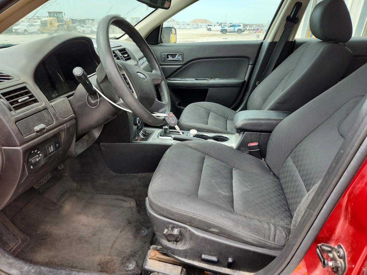 2011 Ford Fusion Se Red vin: 3FAHP0HA3BR155212