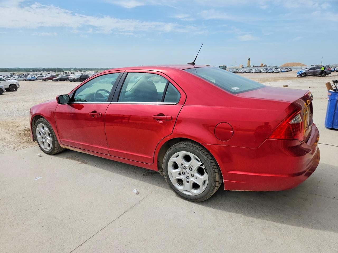 2011 Ford Fusion Se Red vin: 3FAHP0HA3BR155212