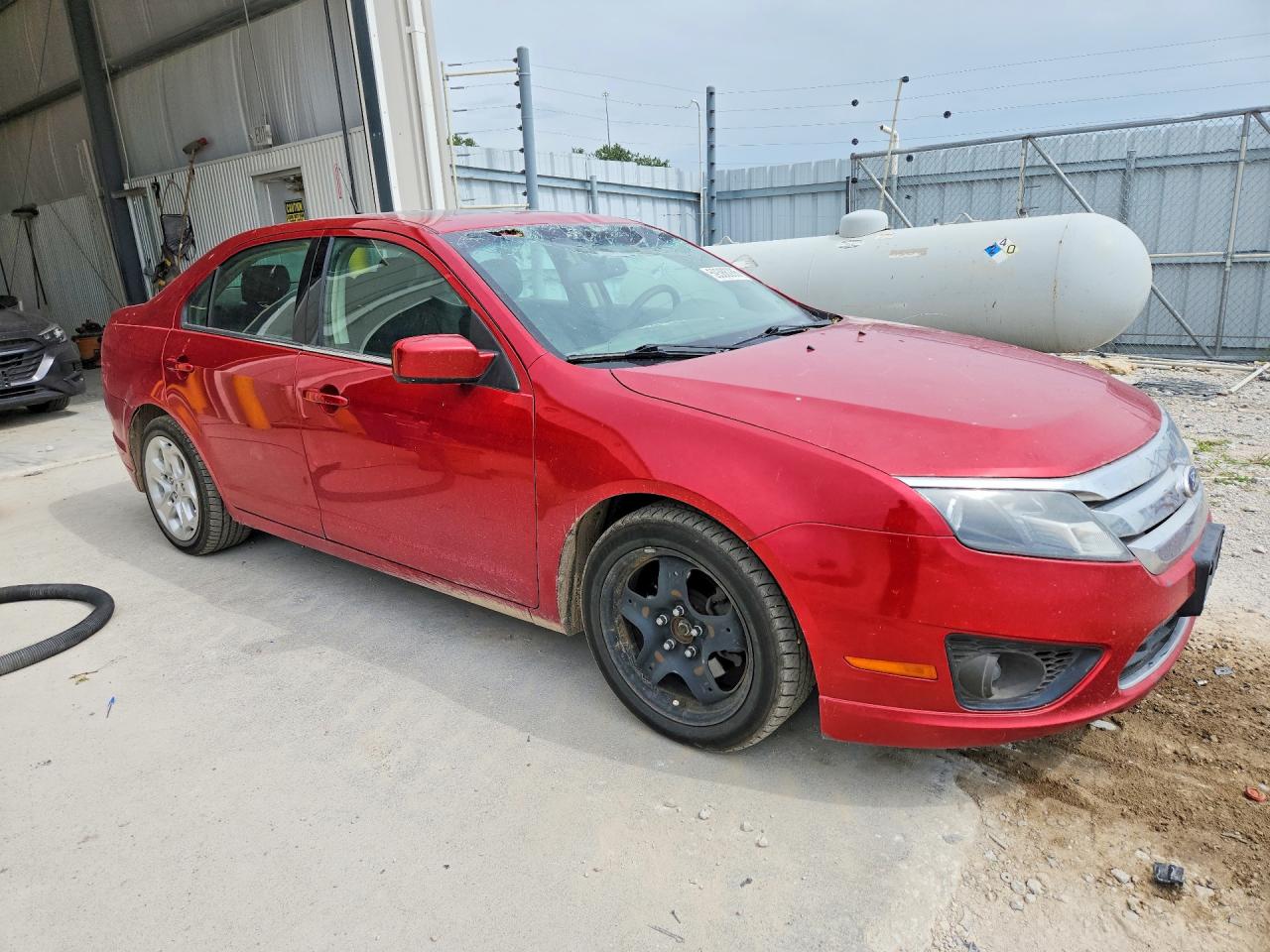 2011 Ford Fusion Se Red vin: 3FAHP0HA3BR155212