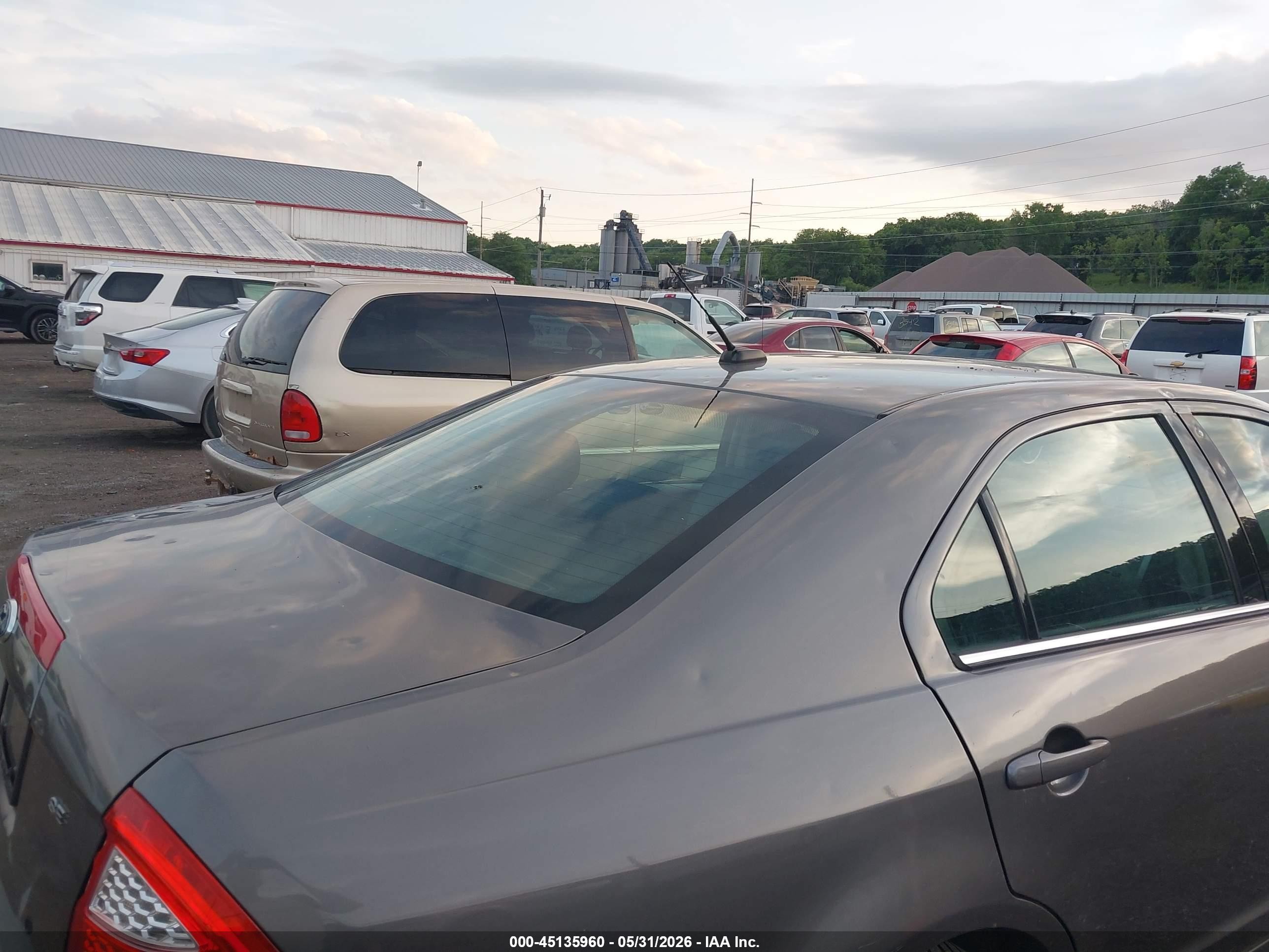2011 Ford Fusion Se Gray vin: 3FAHP0HA3BR166601