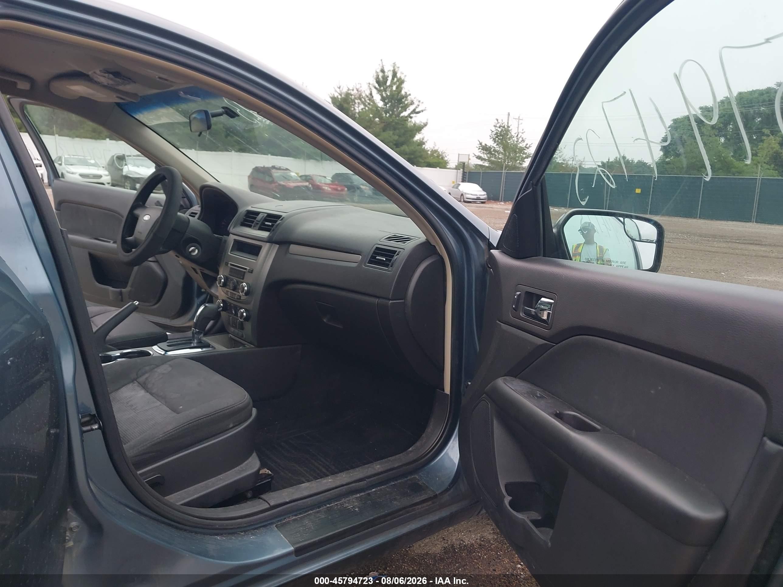 2011 Ford Fusion Se Light Blue vin: 3FAHP0HA3BR231317