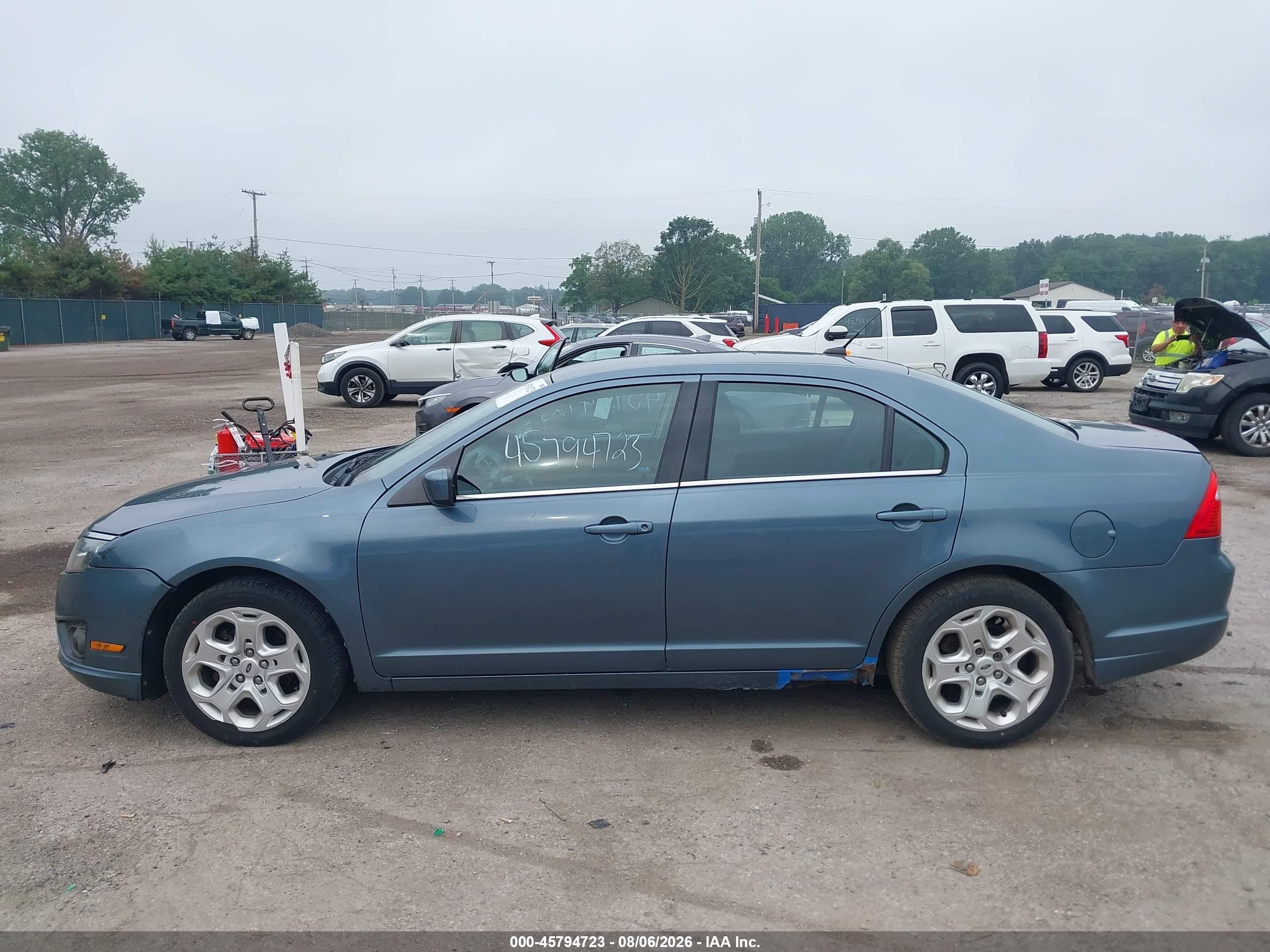 2011 Ford Fusion Se Light Blue vin: 3FAHP0HA3BR231317