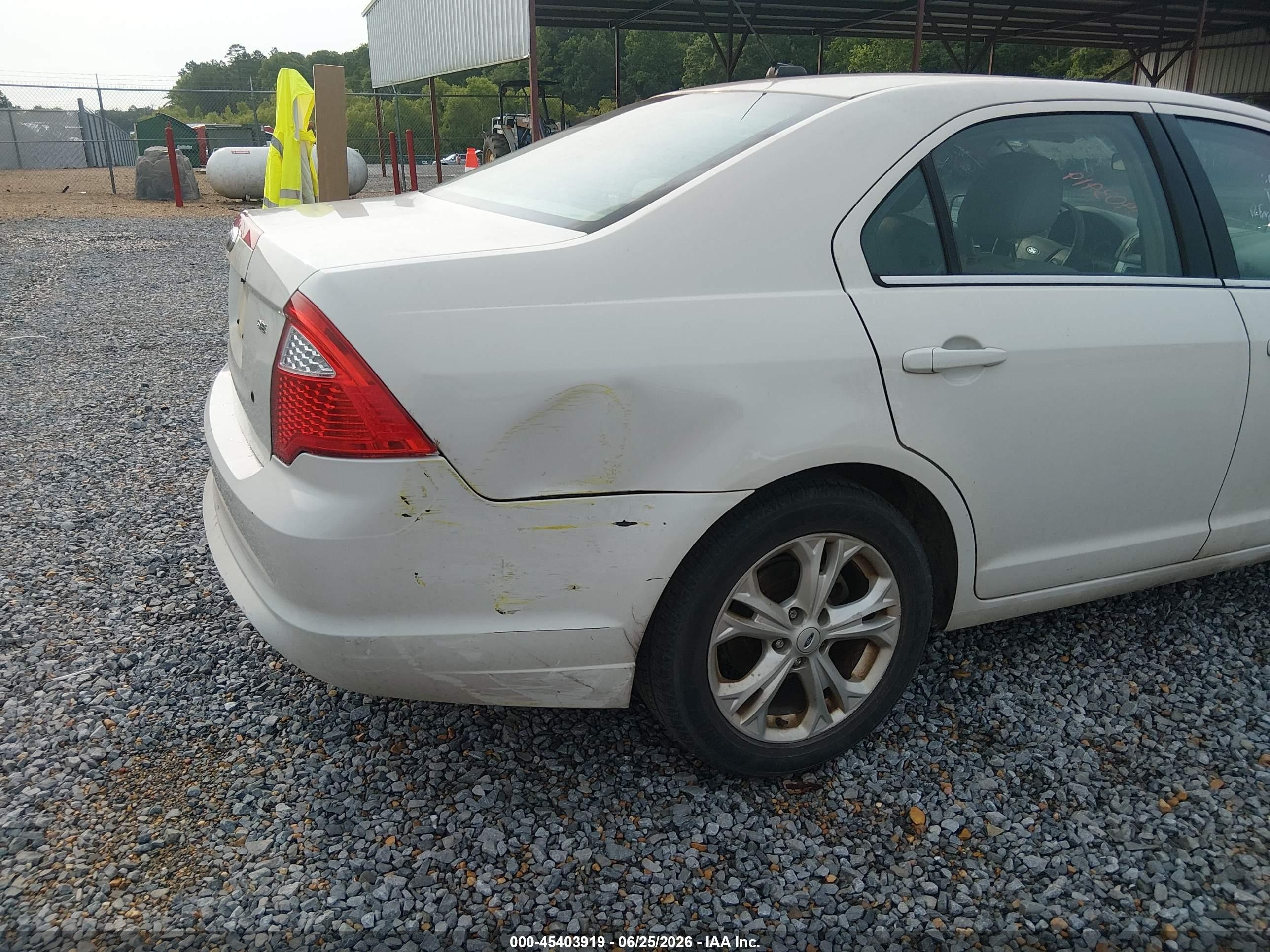2012 Ford Fusion Se White vin: 3FAHP0HA3CR372437