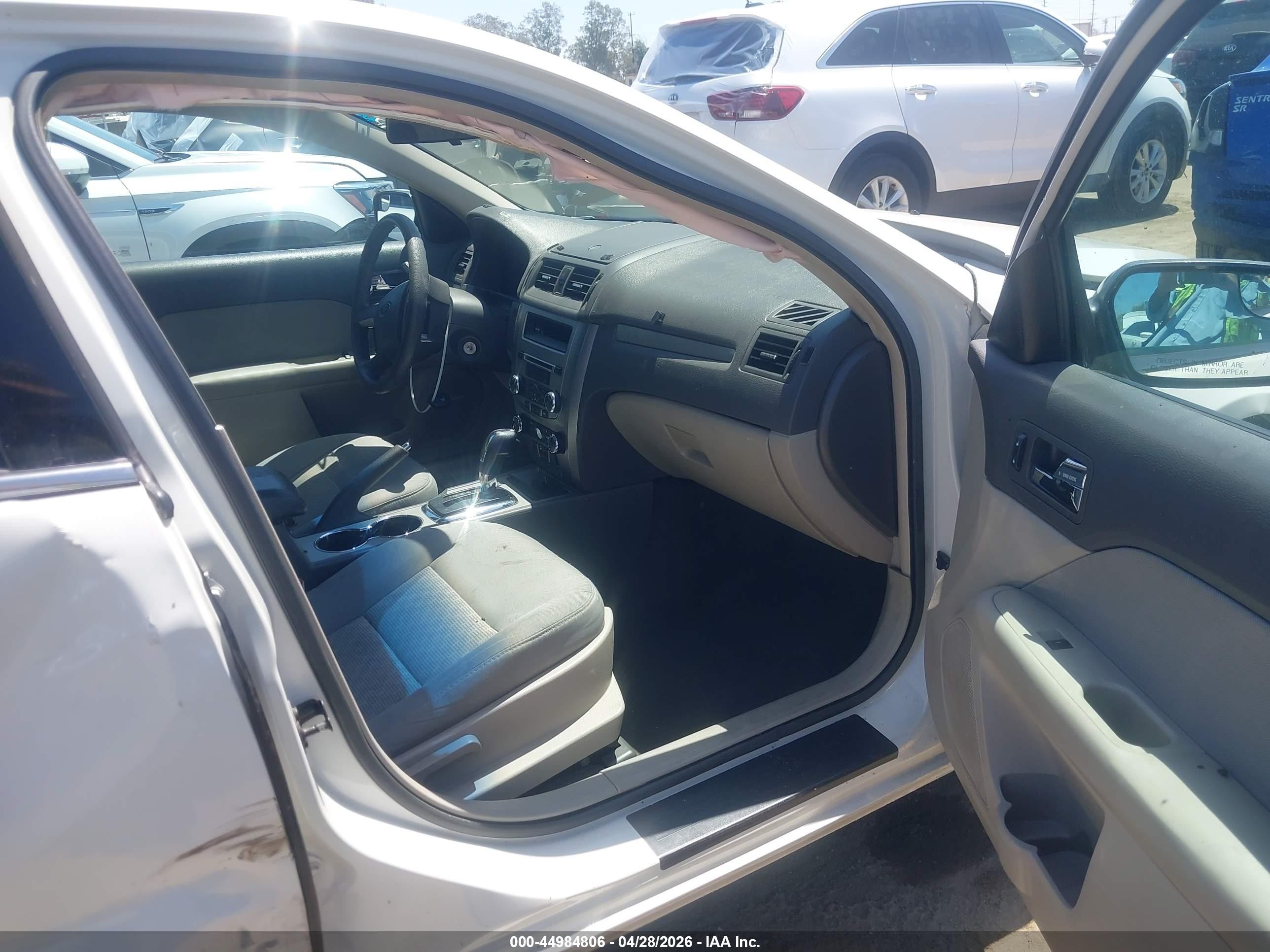 2012 Ford Fusion Se White vin: 3FAHP0HA3CR378075