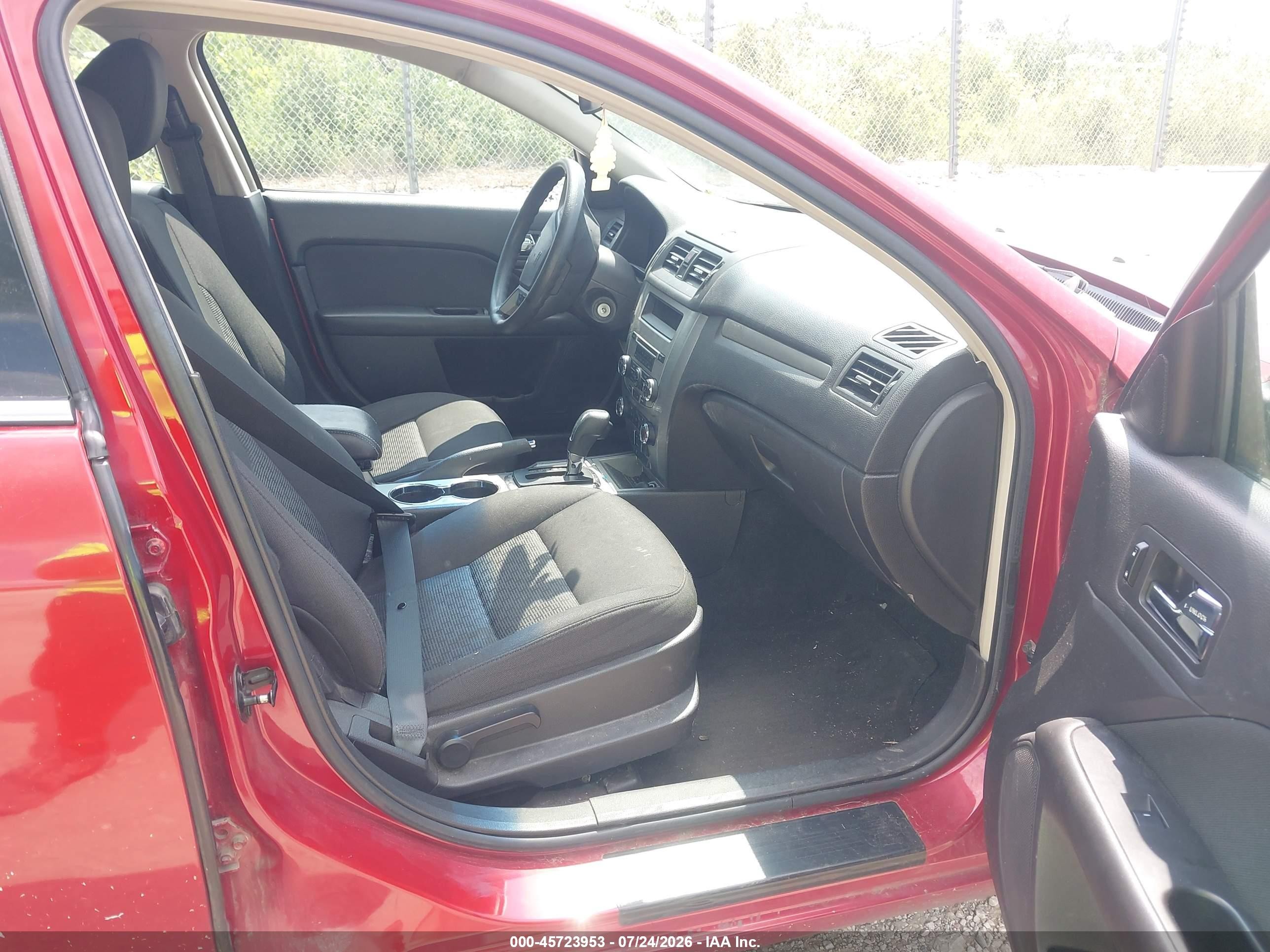 2010 Ford Fusion Se Red vin: 3FAHP0HA4AR243250