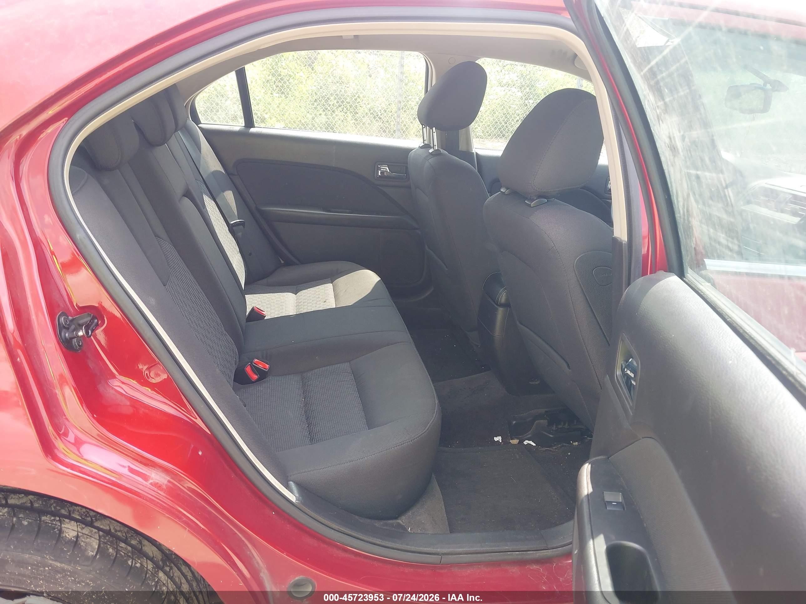 2010 Ford Fusion Se Red vin: 3FAHP0HA4AR243250