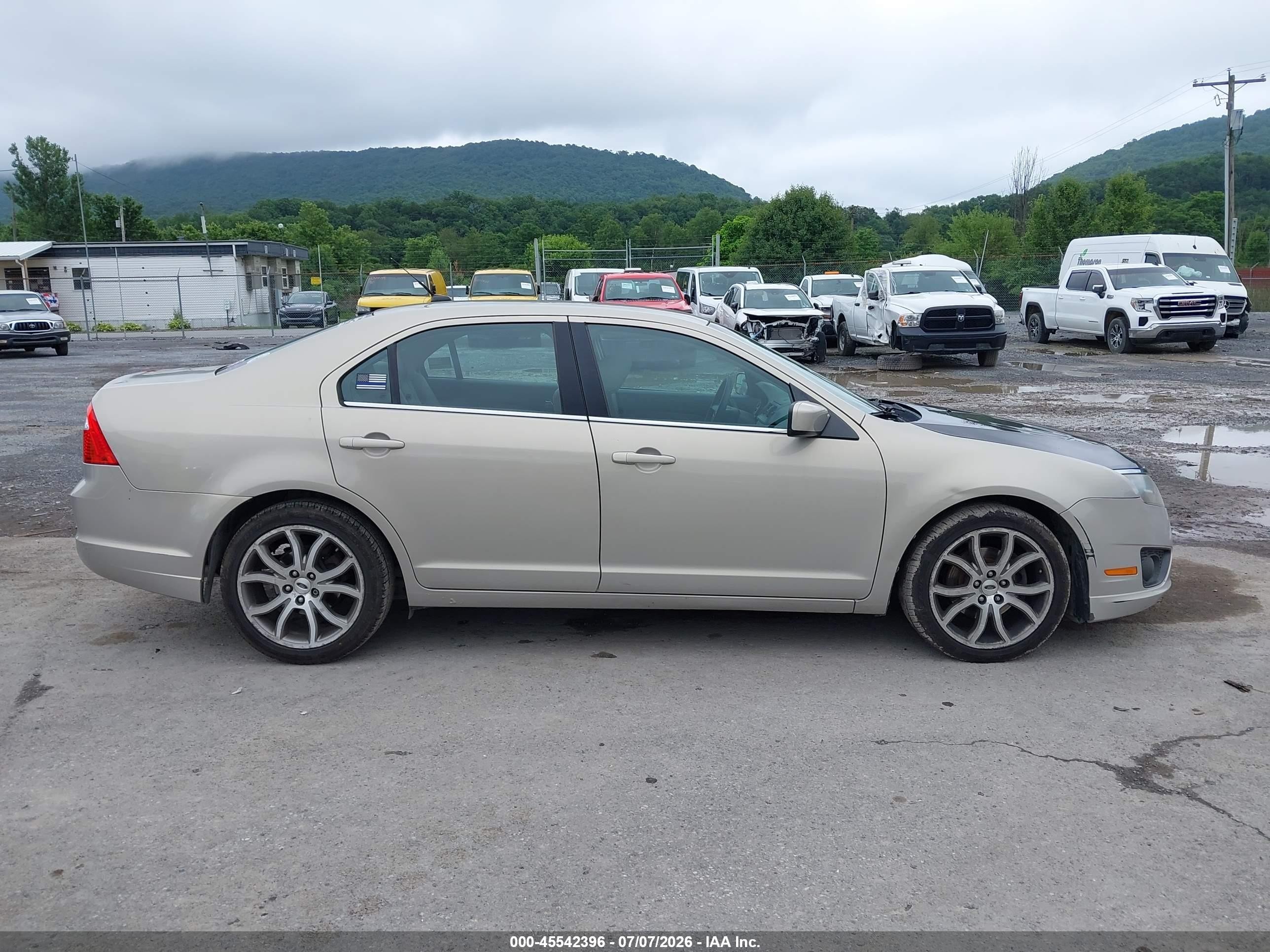 2010 Ford Fusion Se Tan vin: 3FAHP0HA4AR317010