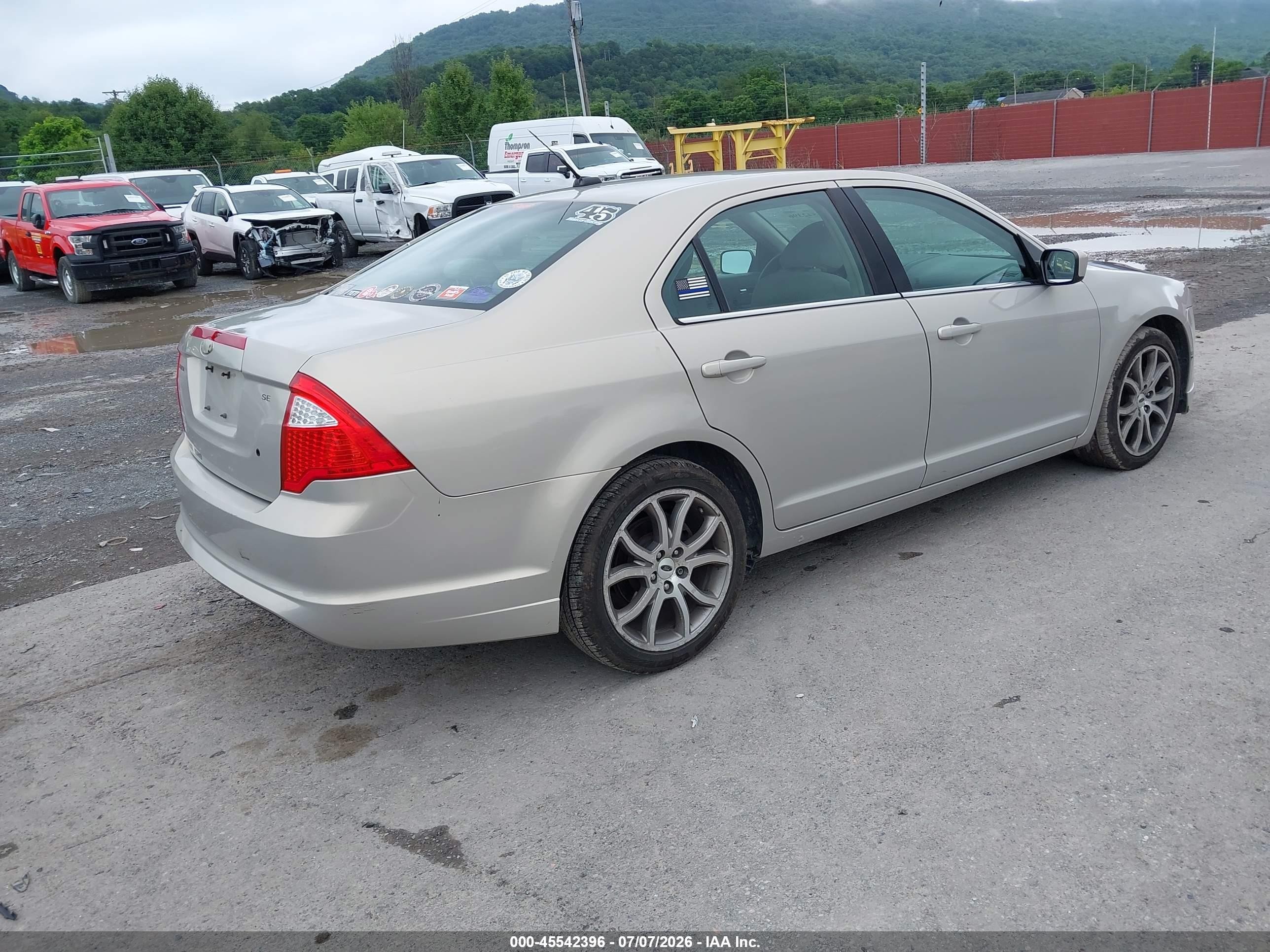 2010 Ford Fusion Se Tan vin: 3FAHP0HA4AR317010