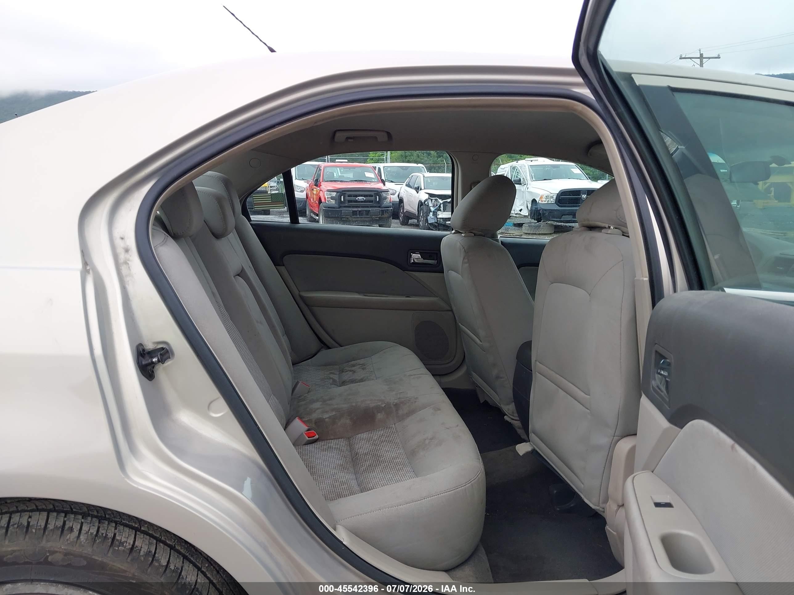 2010 Ford Fusion Se Tan vin: 3FAHP0HA4AR317010