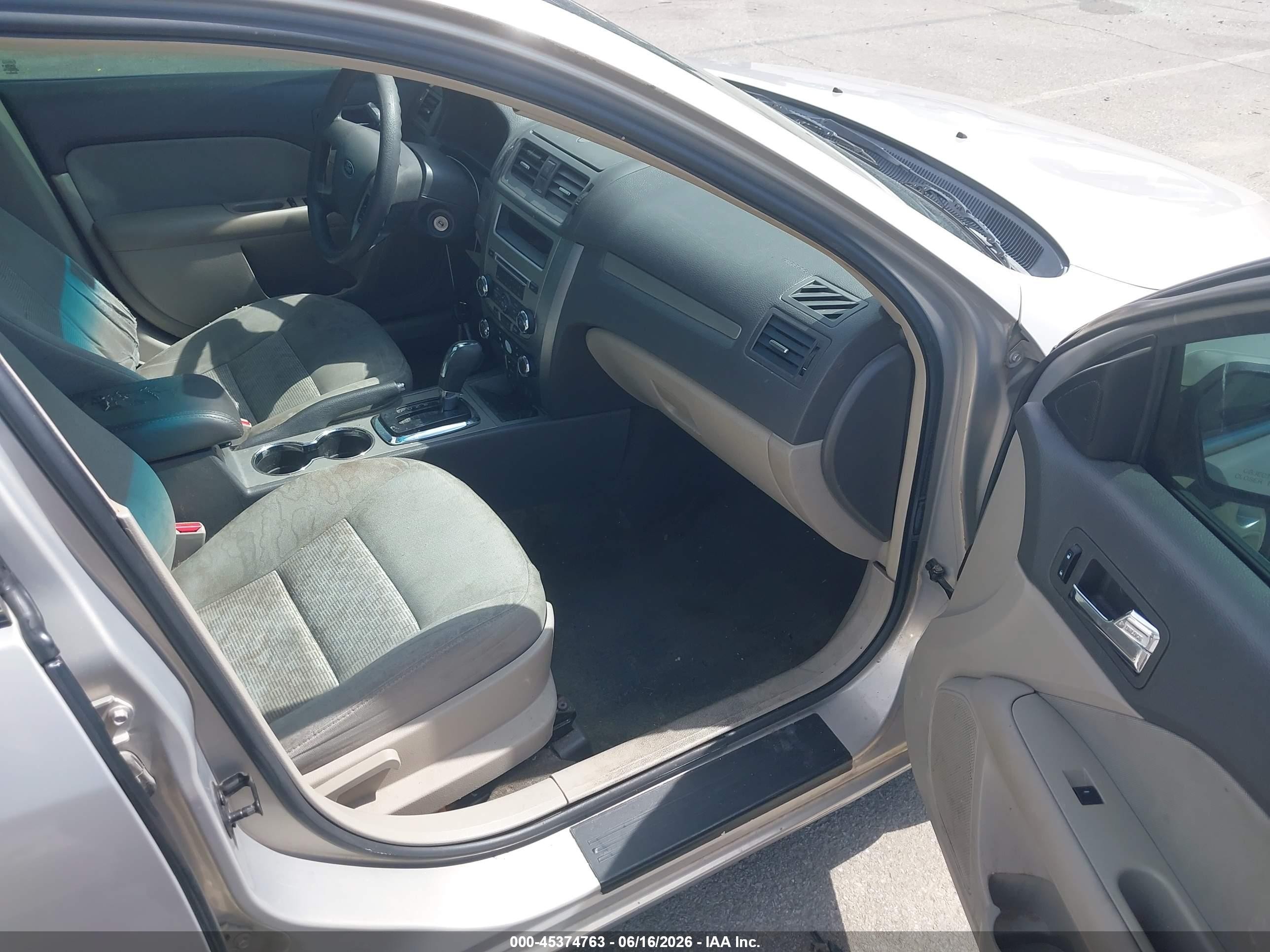 2010 Ford Fusion Se Gold vin: 3FAHP0HA4AR355661