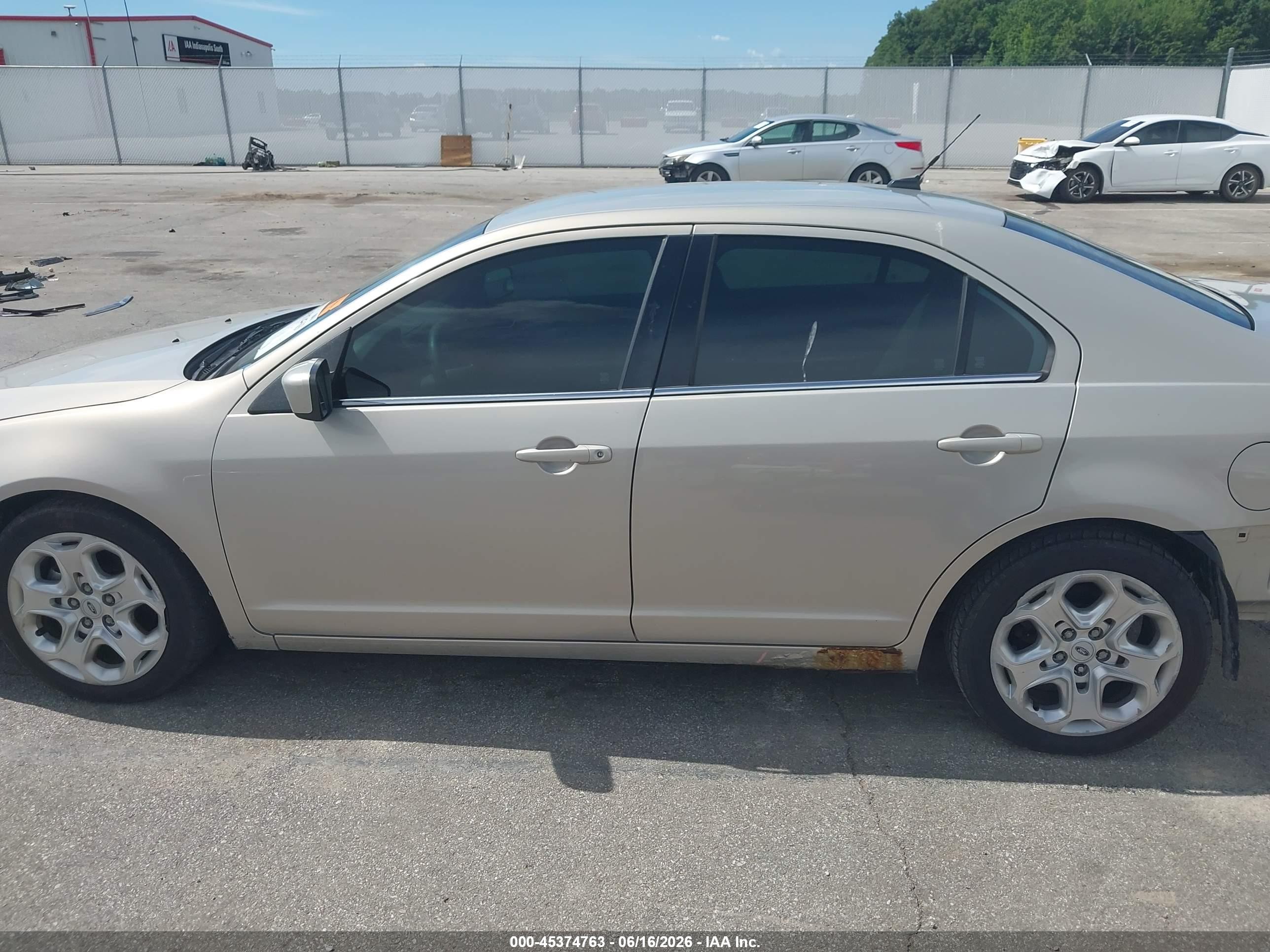 2010 Ford Fusion Se Gold vin: 3FAHP0HA4AR355661