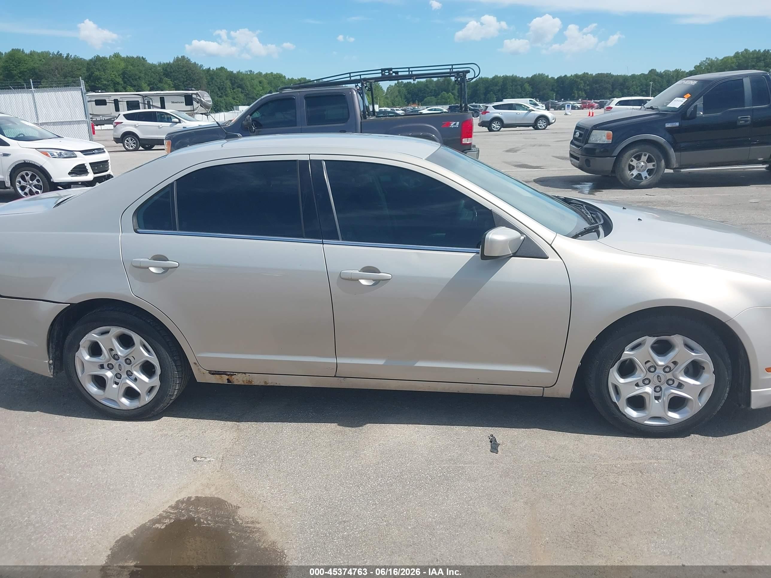 2010 Ford Fusion Se Gold vin: 3FAHP0HA4AR355661