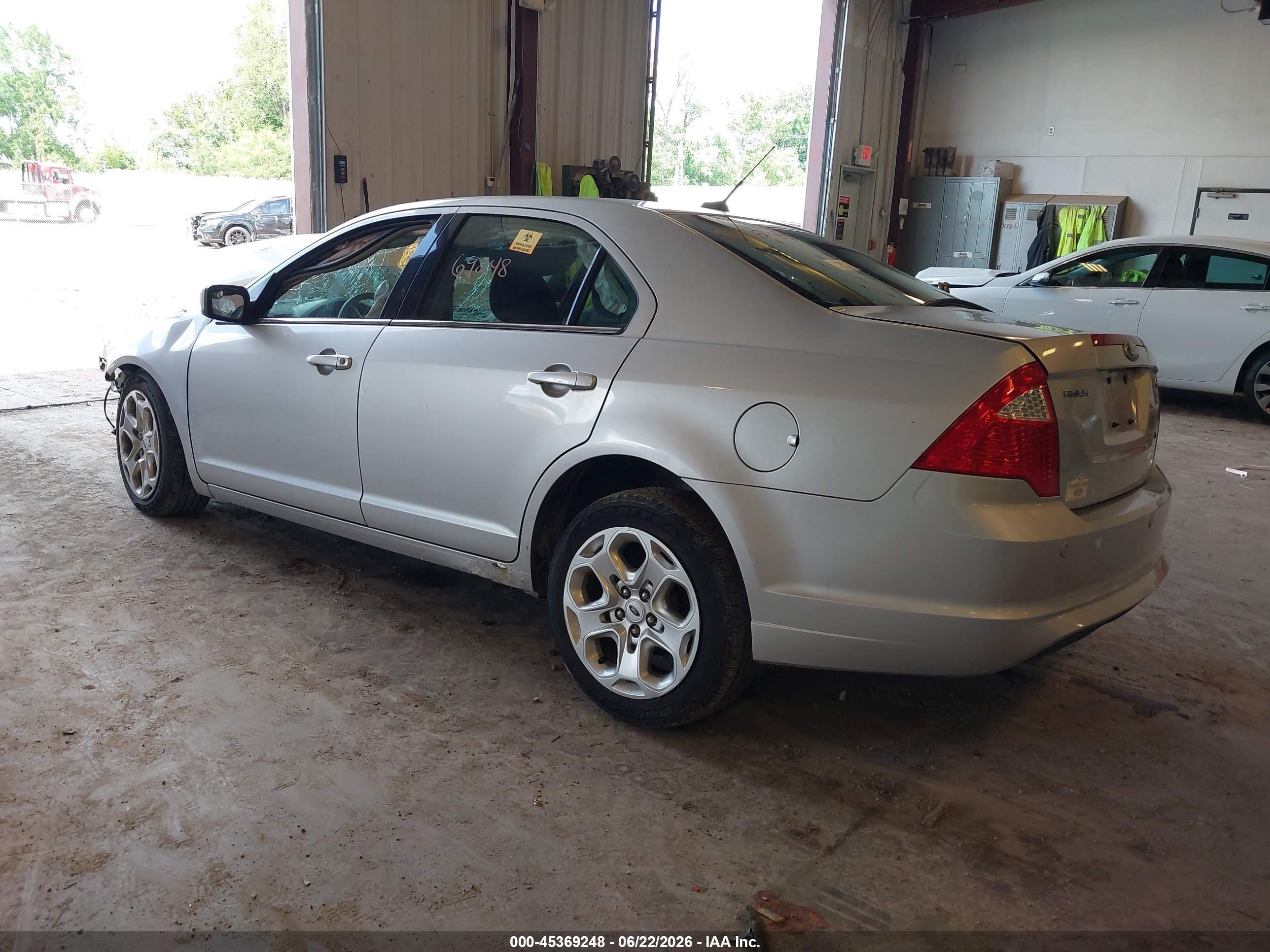 2011 Ford Fusion Se Silver vin: 3FAHP0HA4BR107167