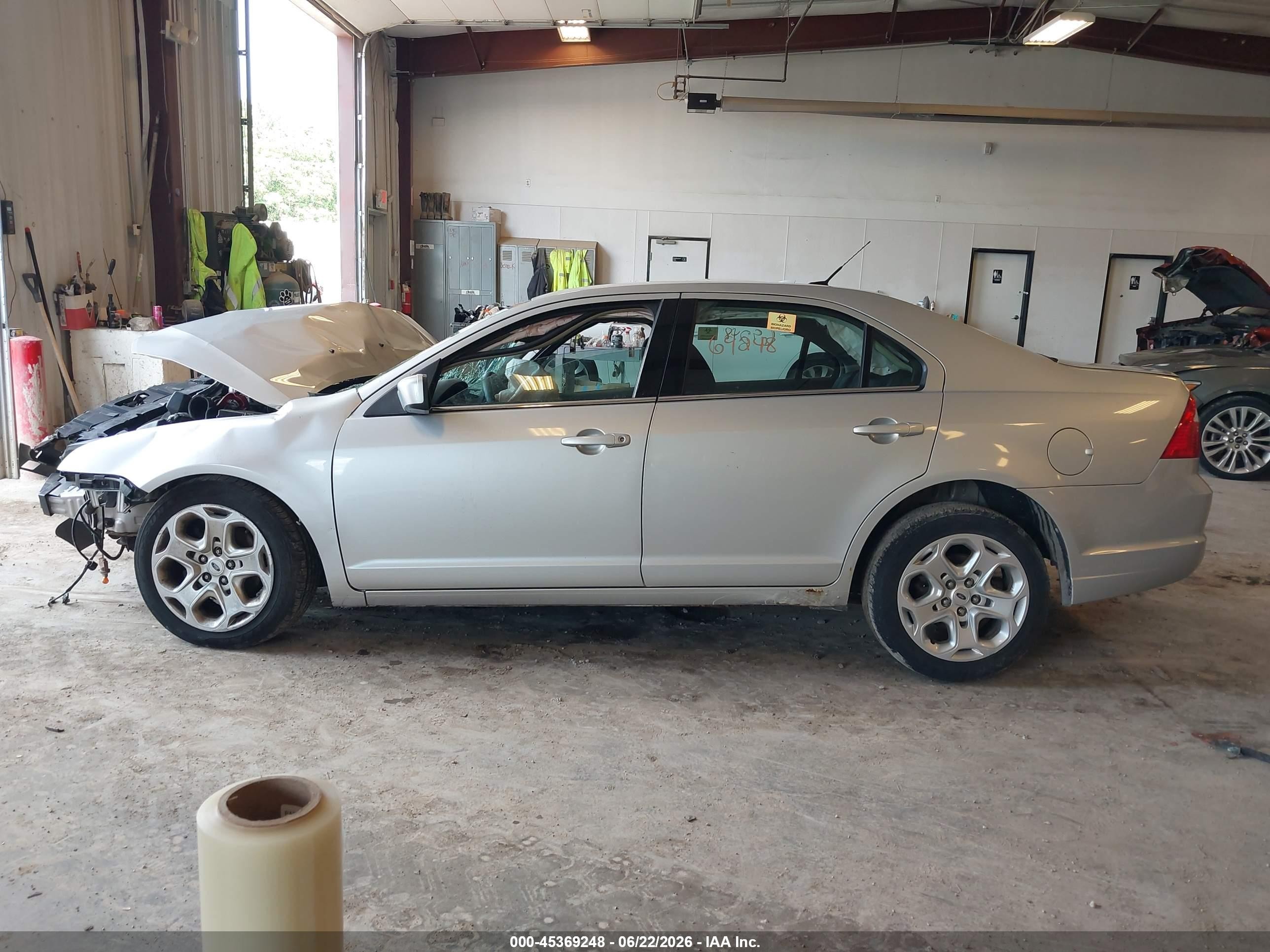 2011 Ford Fusion Se Silver vin: 3FAHP0HA4BR107167